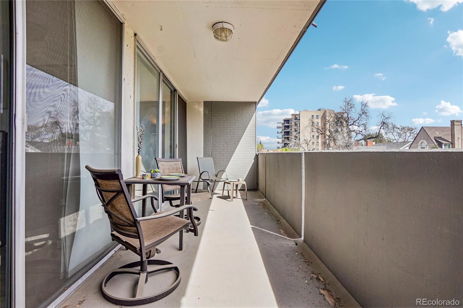MLS Image #18 for 909 n logan street 4j,denver, Colorado