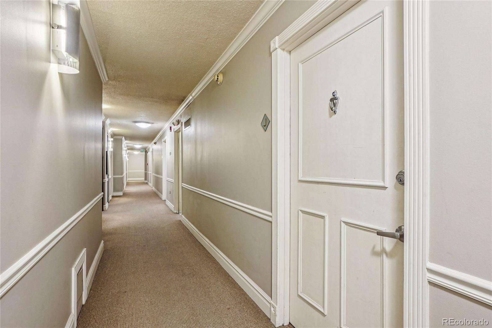 MLS Image #20 for 909 n logan street 4j,denver, Colorado
