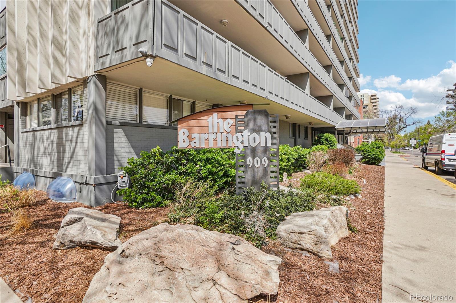 MLS Image #21 for 909 n logan street 4j,denver, Colorado
