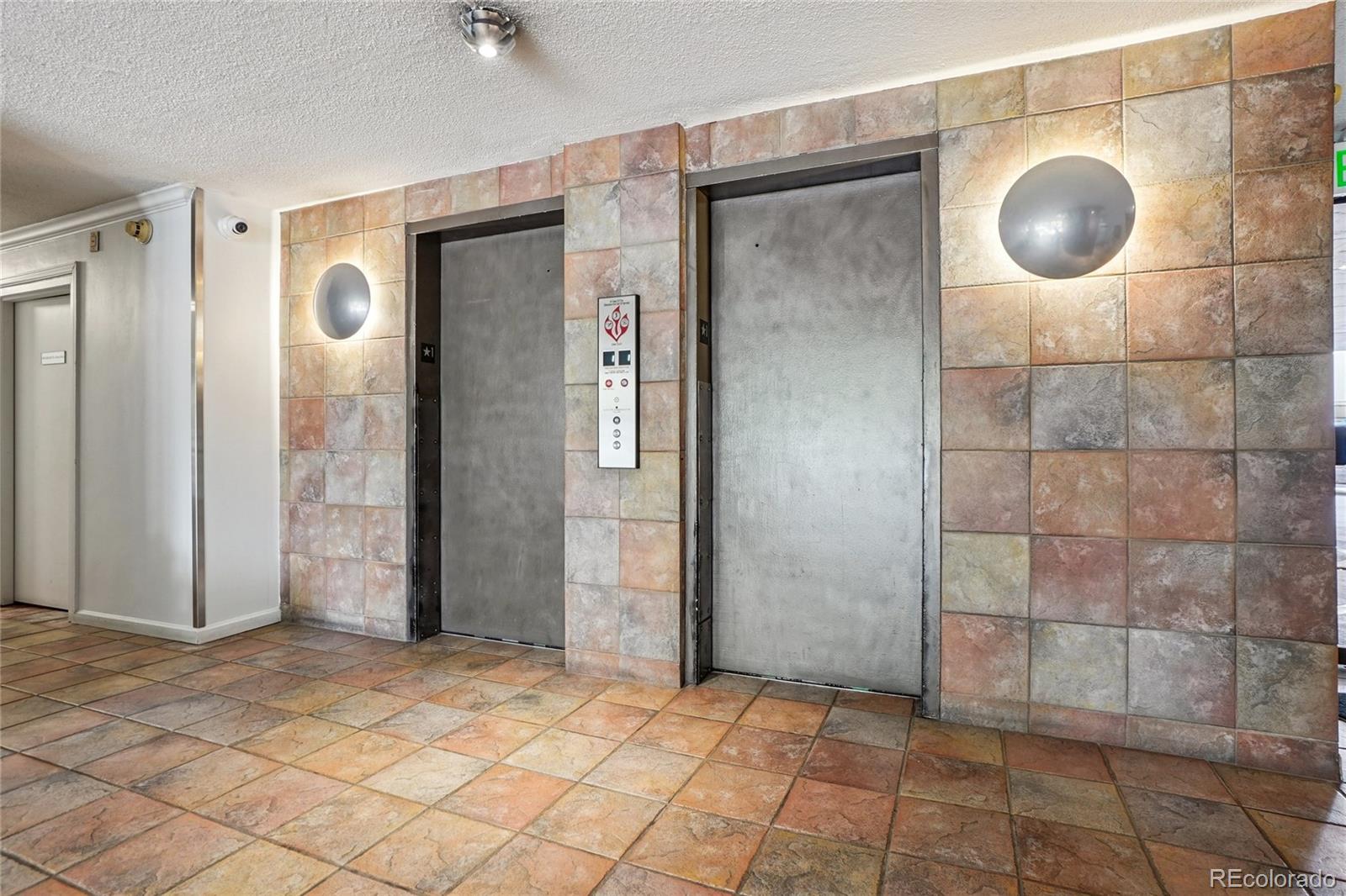 MLS Image #25 for 909 n logan street 4j,denver, Colorado
