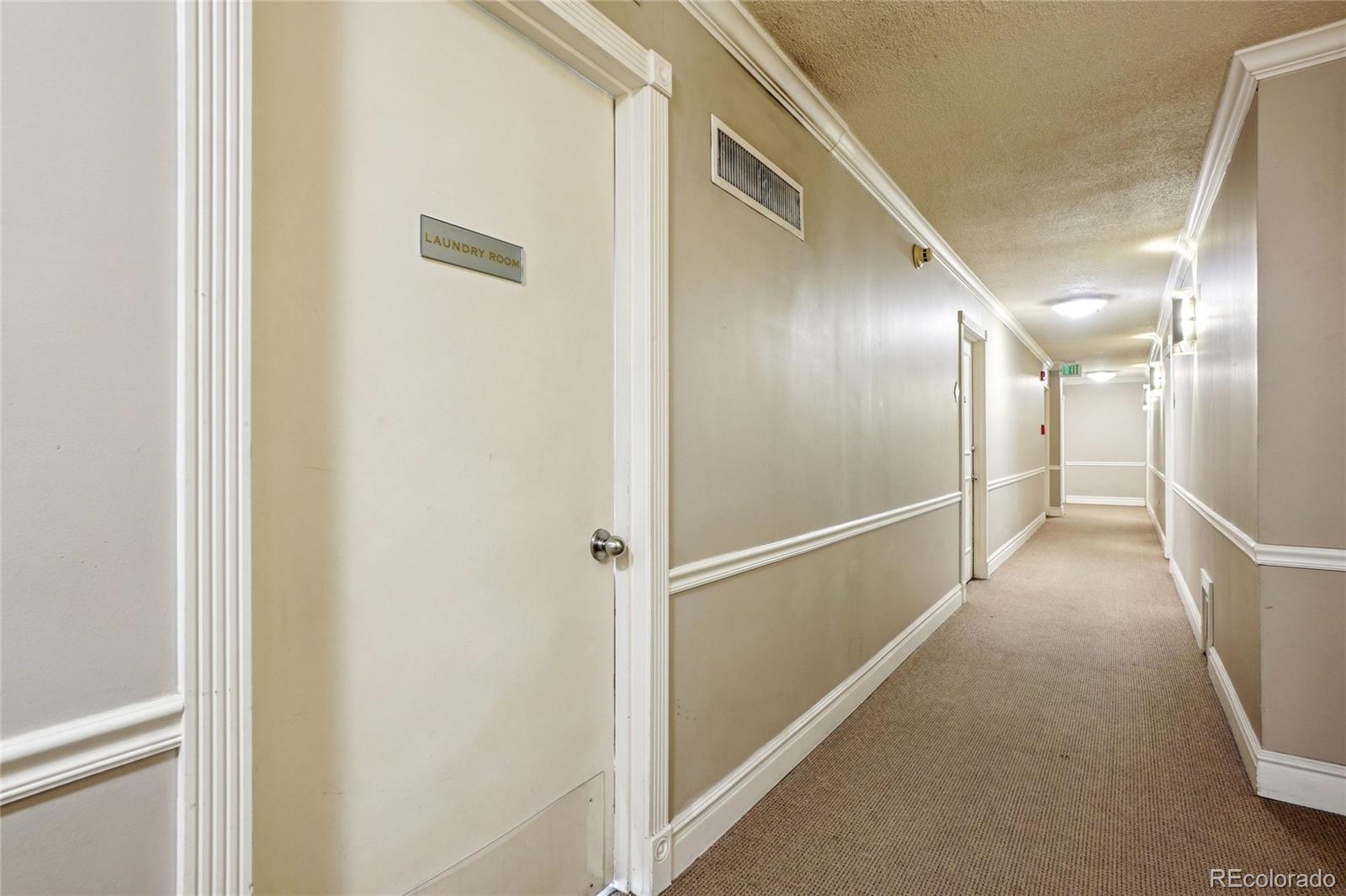 MLS Image #31 for 909 n logan street 4j,denver, Colorado