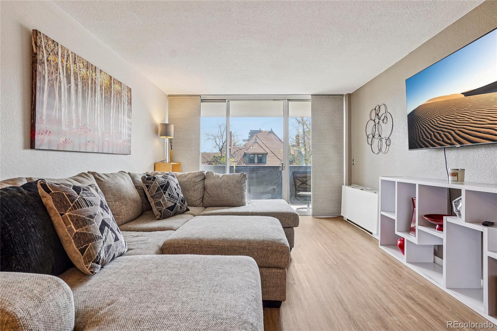 MLS Image #5 for 909 n logan street 4j,denver, Colorado