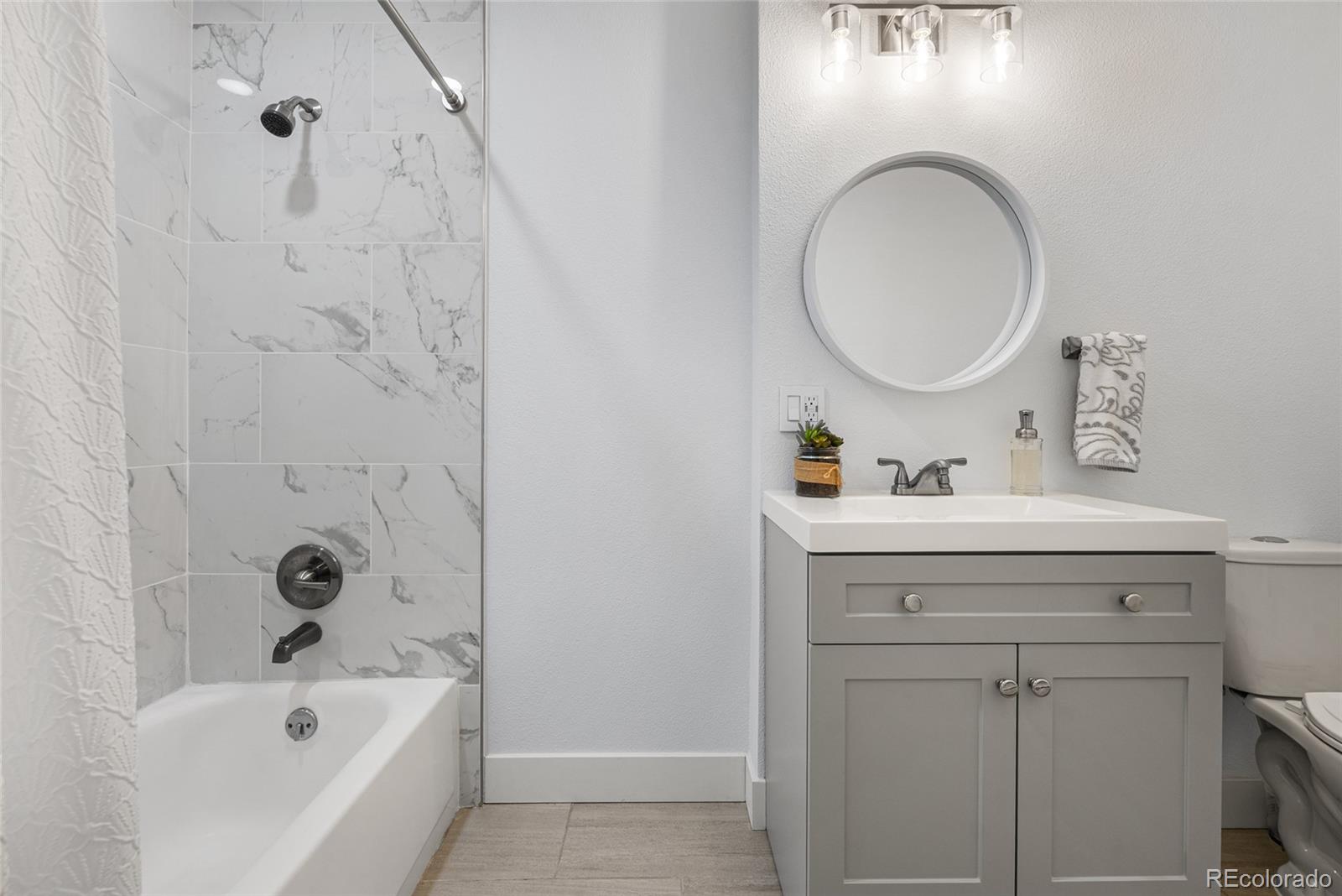 MLS Image #11 for 2835 s monaco parkway,denver, Colorado