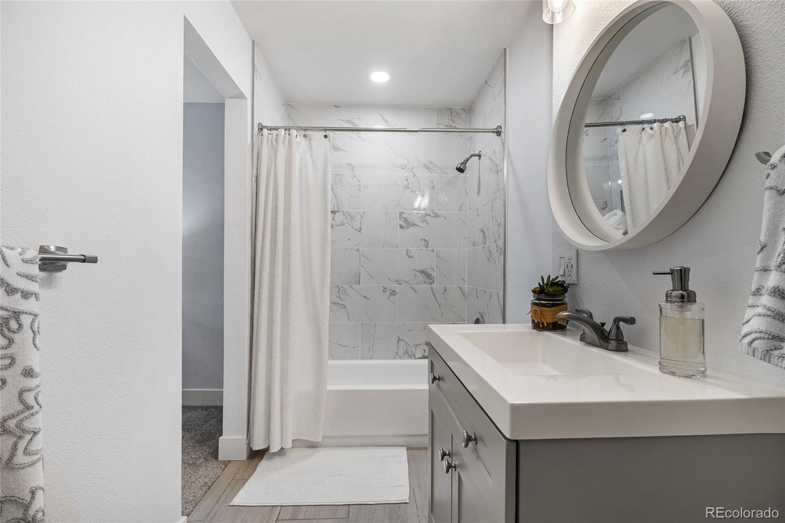 MLS Image #12 for 2835 s monaco parkway,denver, Colorado