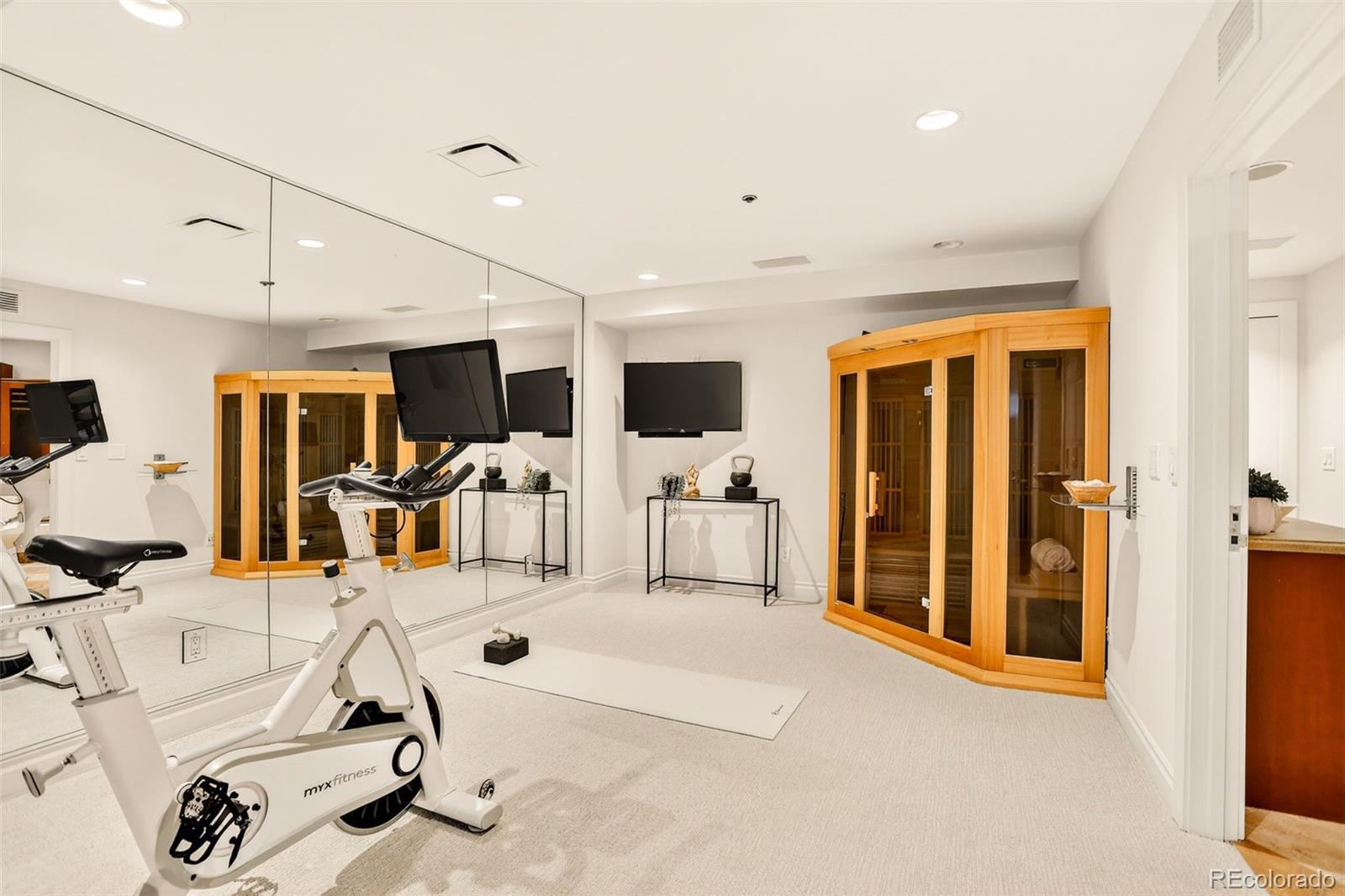 MLS Image #38 for 1735  19th street,denver, Colorado