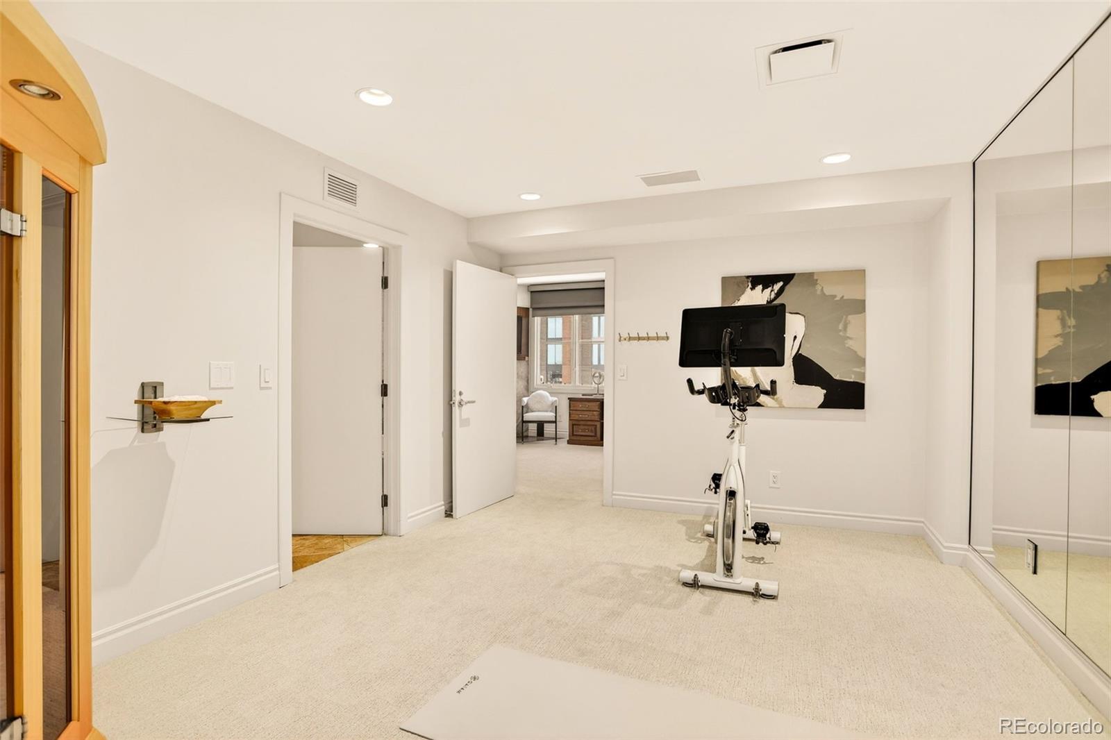 MLS Image #39 for 1735  19th street,denver, Colorado