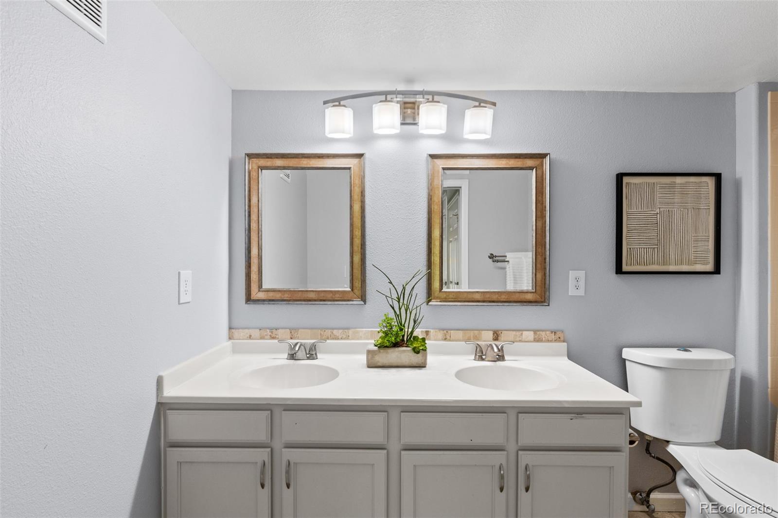 MLS Image #14 for 5443 s dover street 204,denver, Colorado