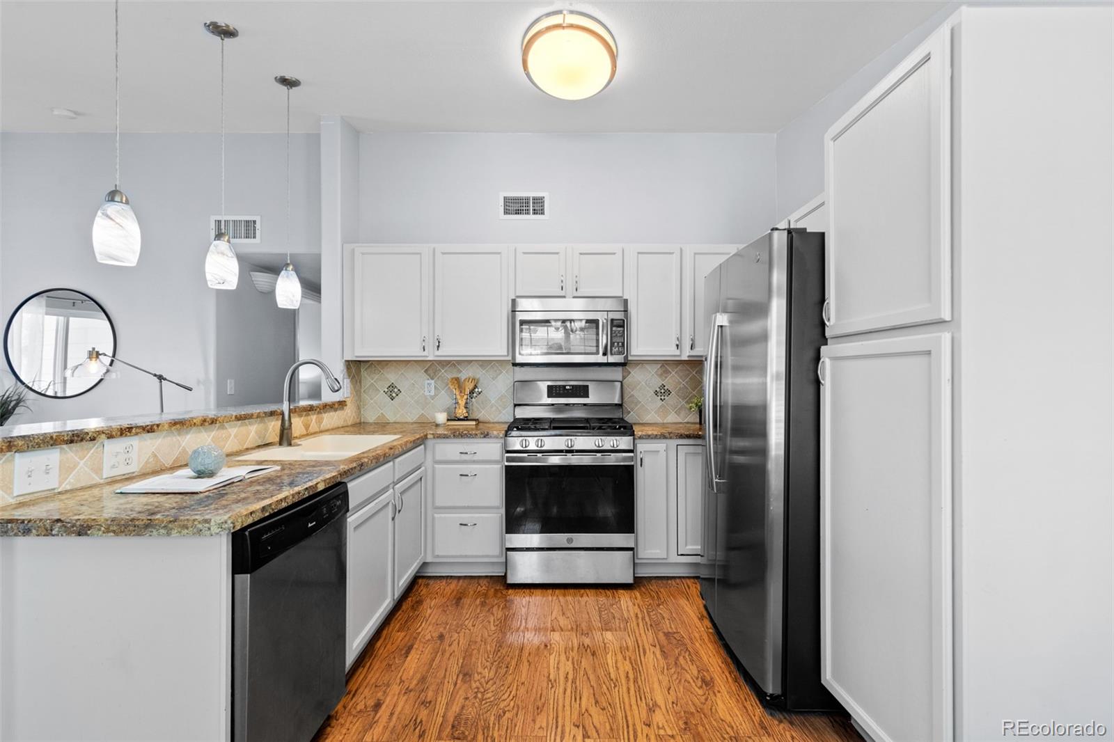 MLS Image #2 for 5443 s dover street 204,denver, Colorado