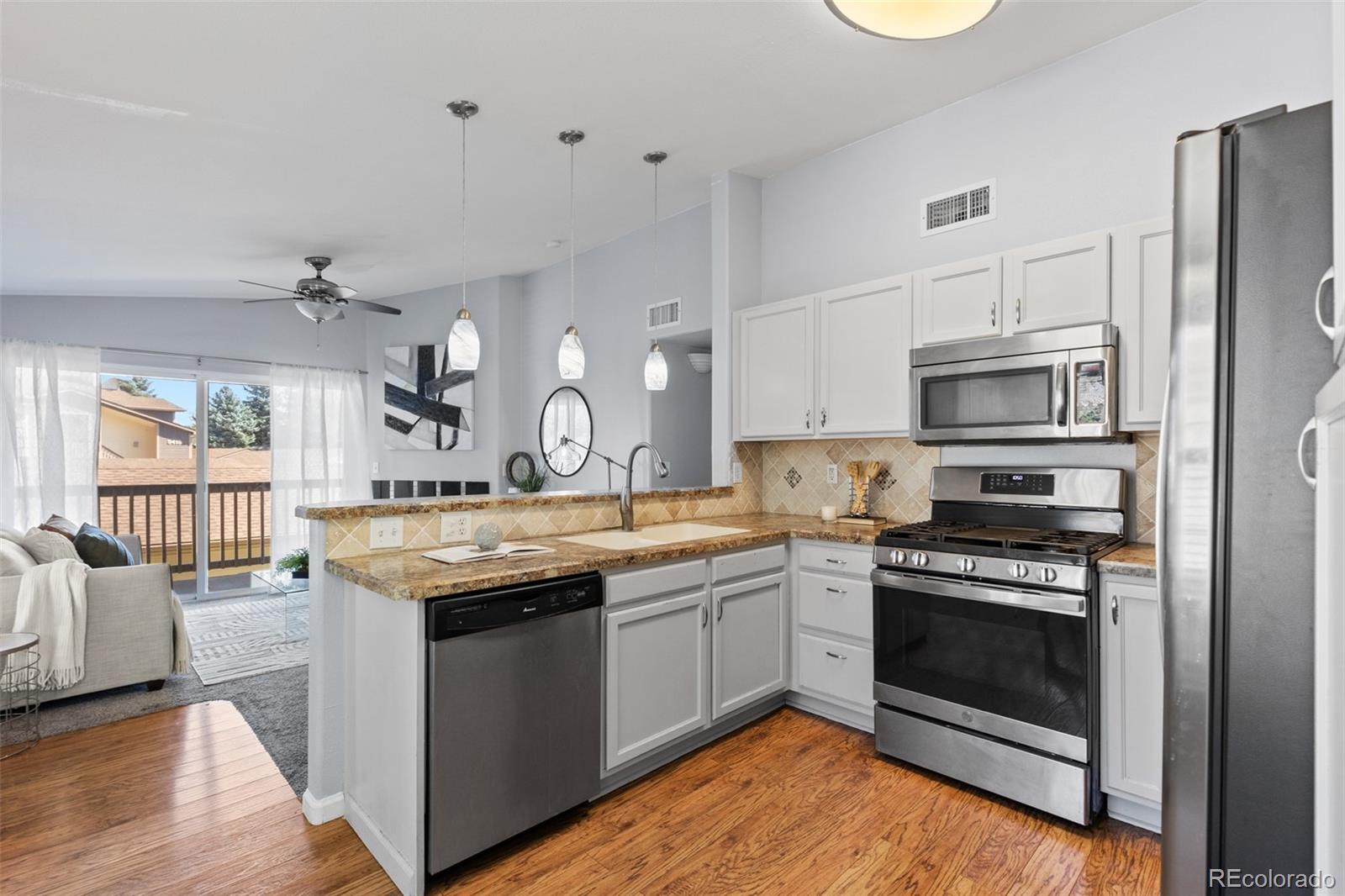 MLS Image #8 for 5443 s dover street 204,denver, Colorado