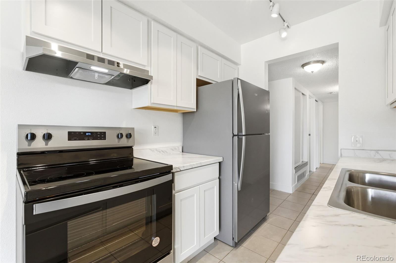 MLS Image #11 for 3868 s fraser street,aurora, Colorado
