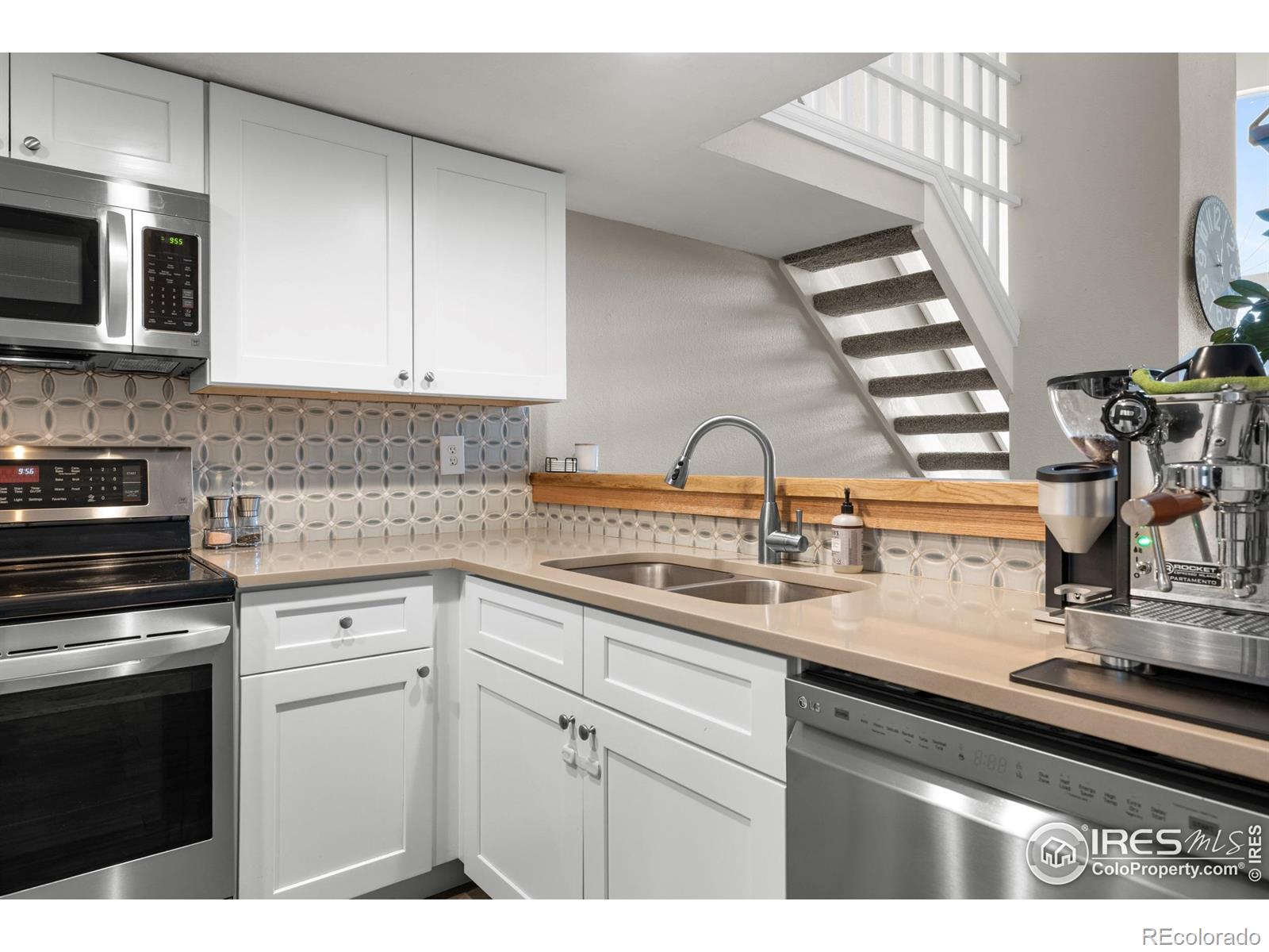 MLS Image #10 for 7436  singing hills court,boulder, Colorado