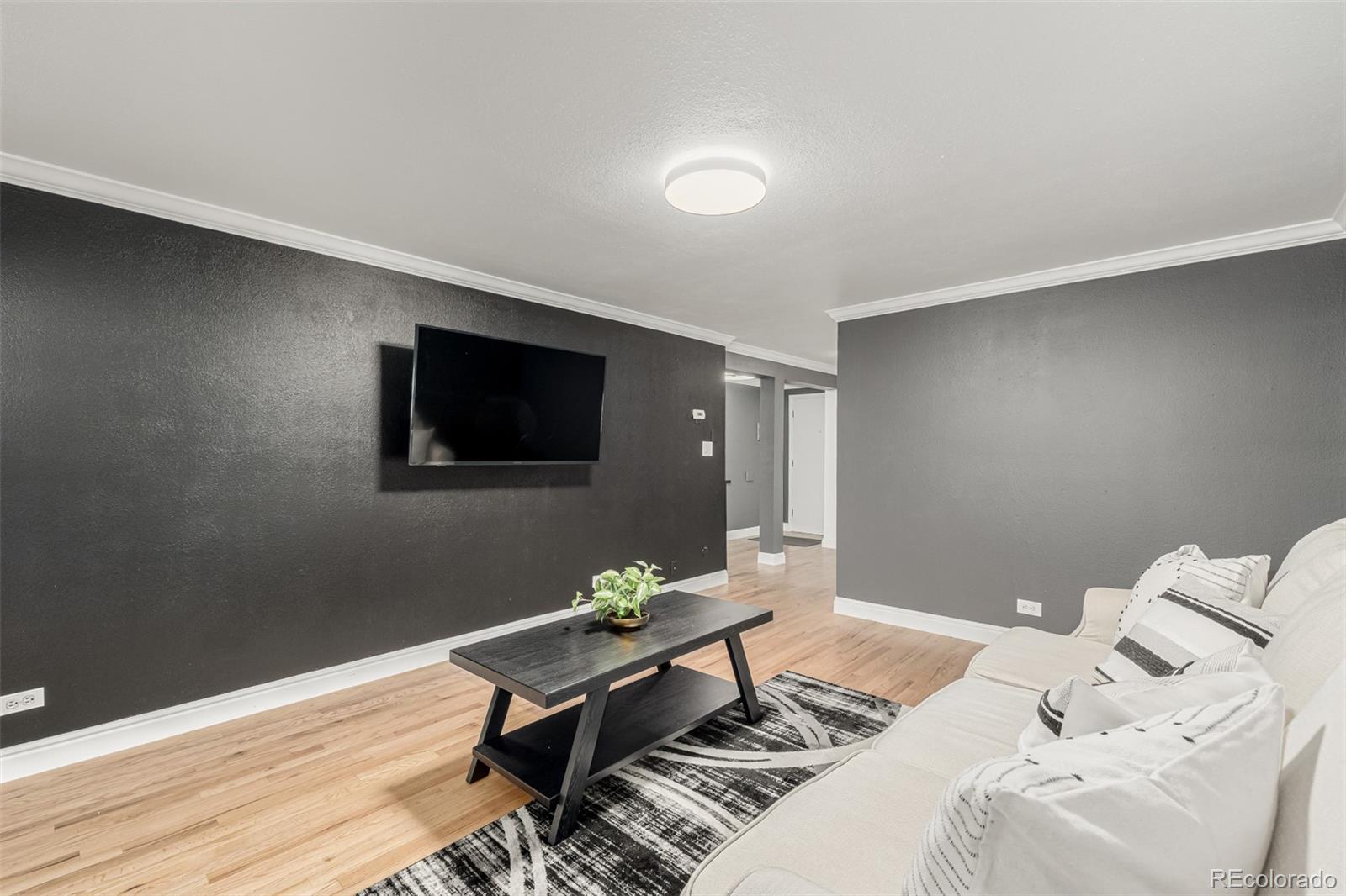 MLS Image #2 for 1390 n emerson street 101,denver, Colorado