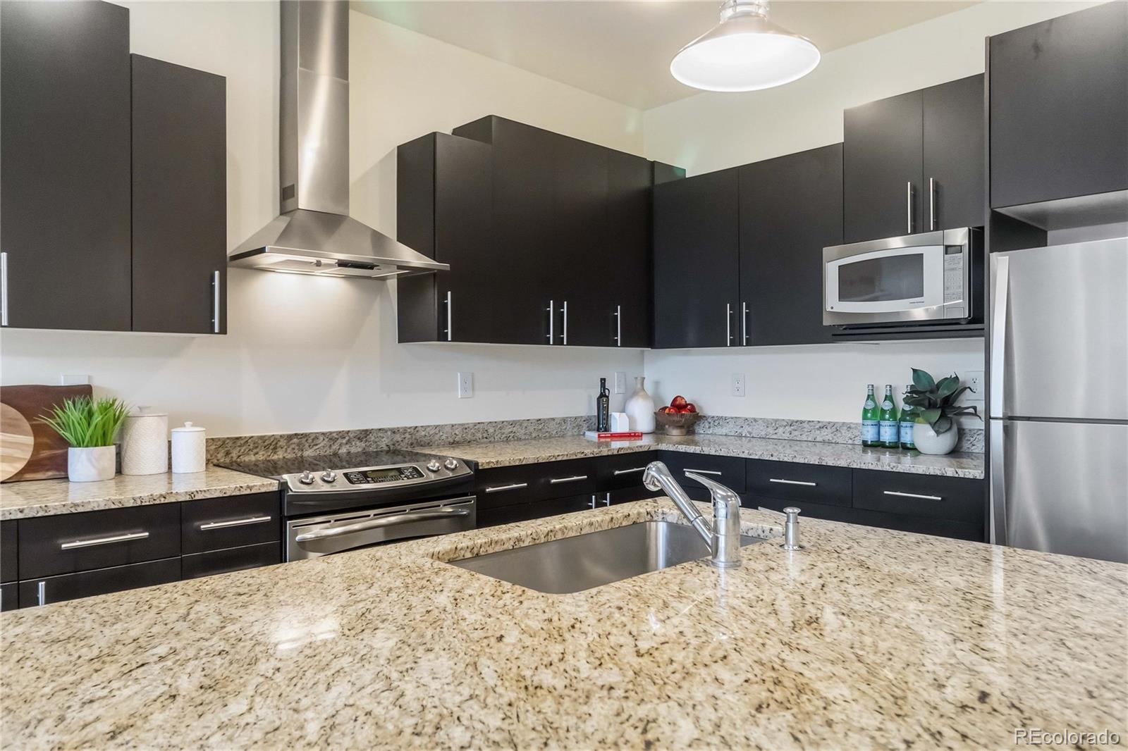 MLS Image #2 for 2958  syracuse street,denver, Colorado