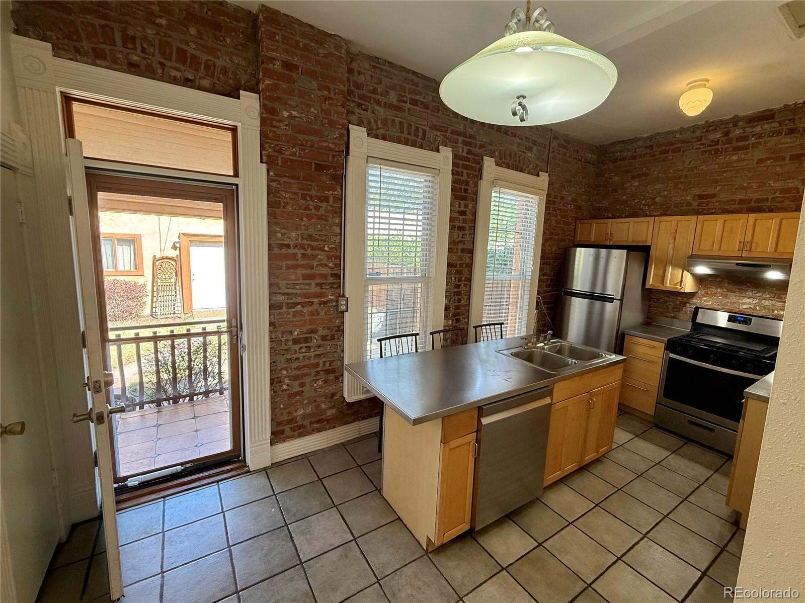 MLS Image #3 for 2431  tremont place,denver, Colorado