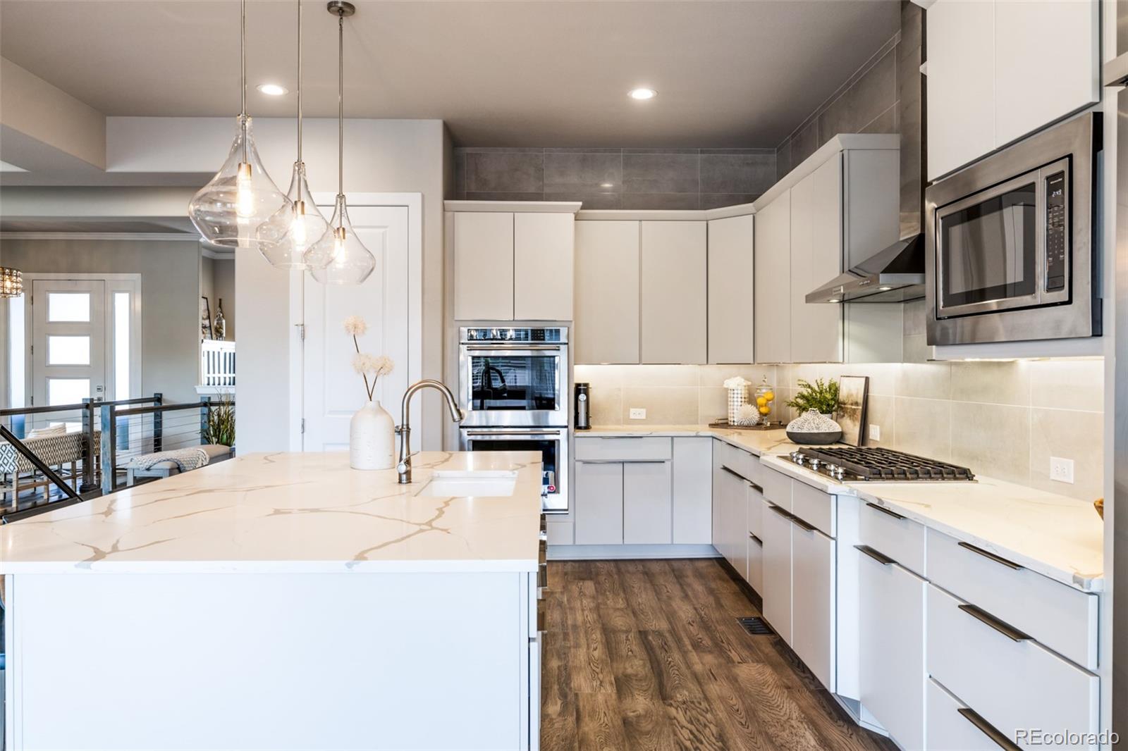 MLS Image #10 for 27681 e lakeview drive,aurora, Colorado