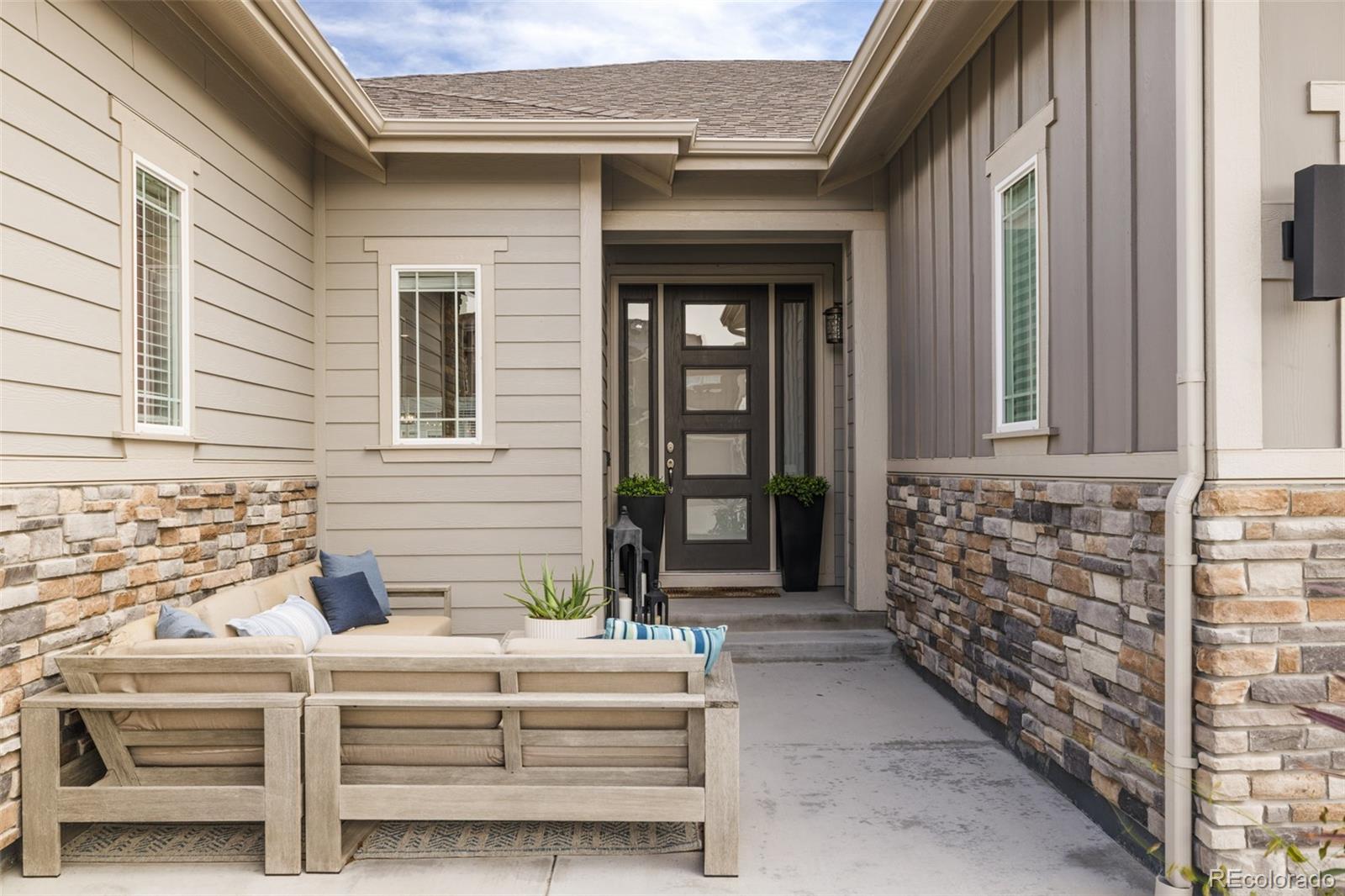 MLS Image #3 for 27681 e lakeview drive,aurora, Colorado