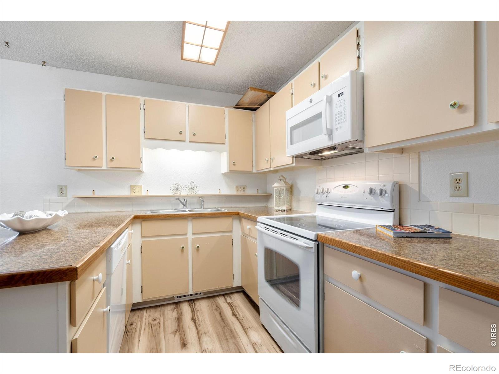 MLS Image #4 for 1725  springmeadows court,fort collins, Colorado