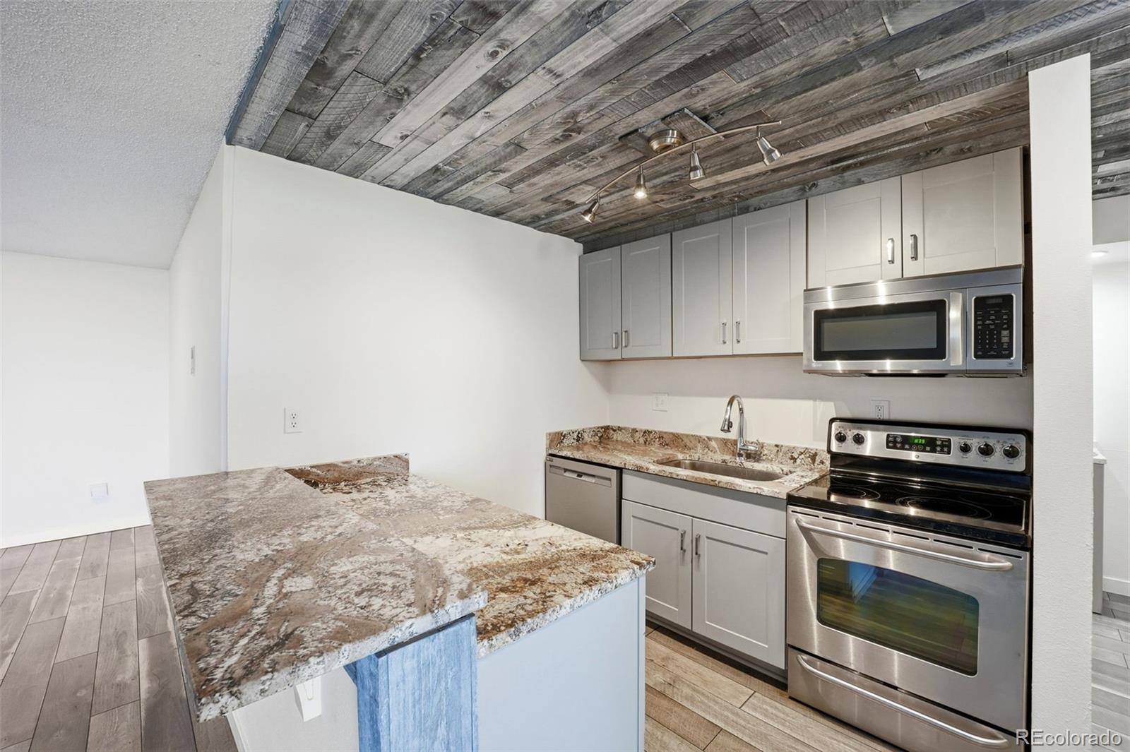 MLS Image #31 for 2  adams street 603,denver, Colorado