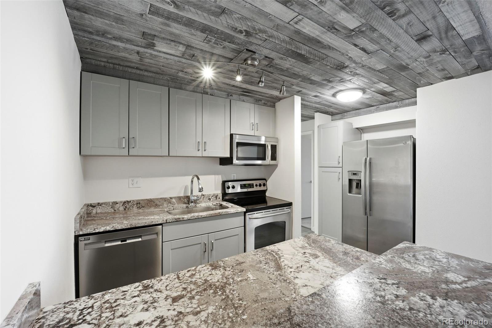 MLS Image #33 for 2  adams street 603,denver, Colorado