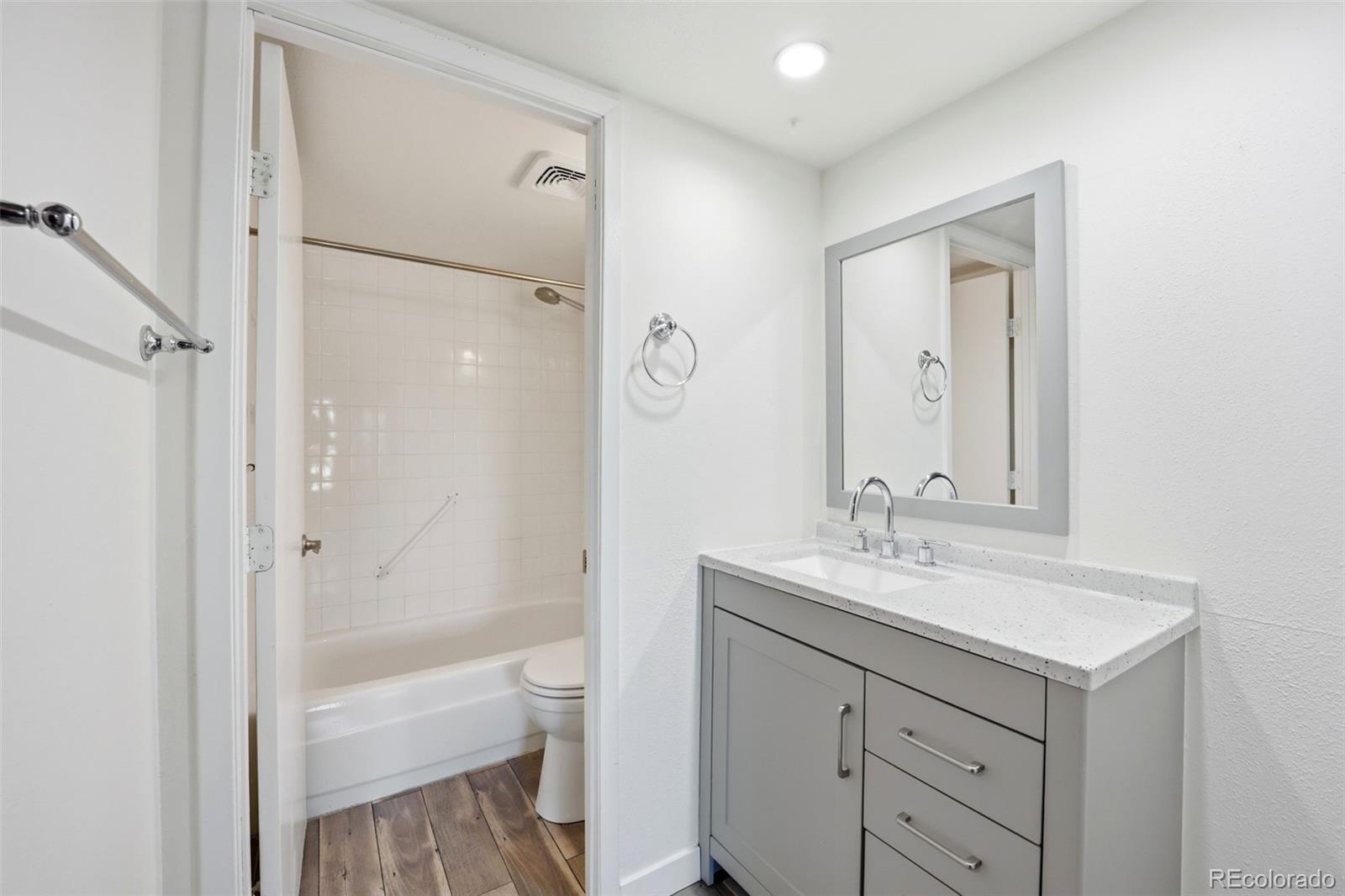 MLS Image #36 for 2  adams street 603,denver, Colorado