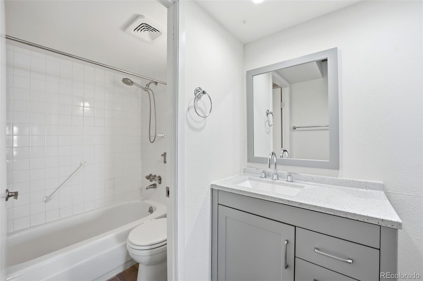 MLS Image #37 for 2  adams street 603,denver, Colorado