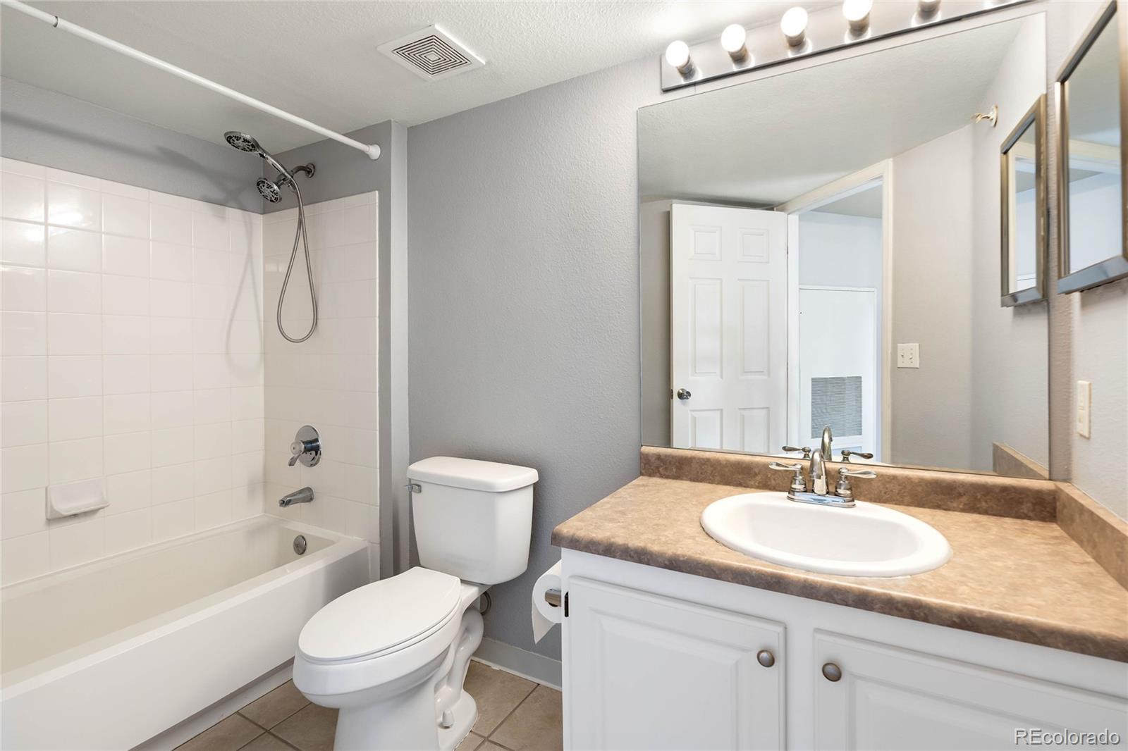 MLS Image #17 for 12768  ironstone way 301,parker, Colorado