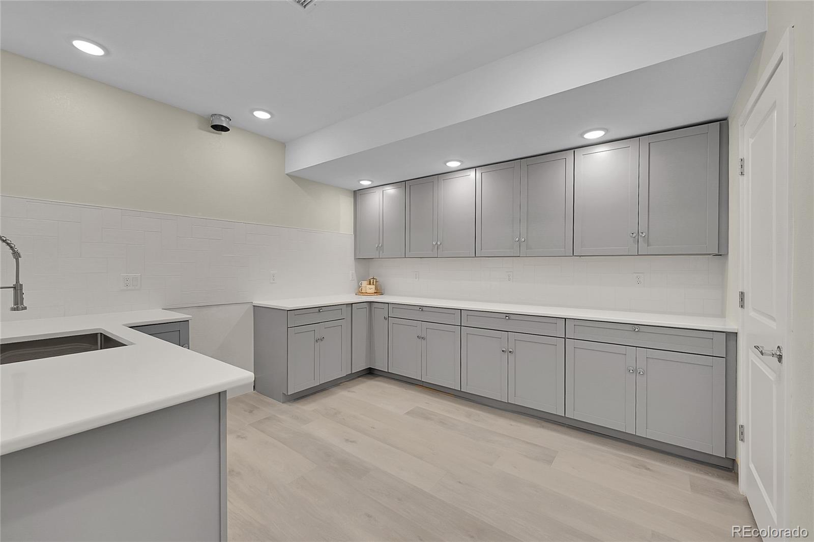 MLS Image #10 for 23642 e 40th avenue,aurora, Colorado