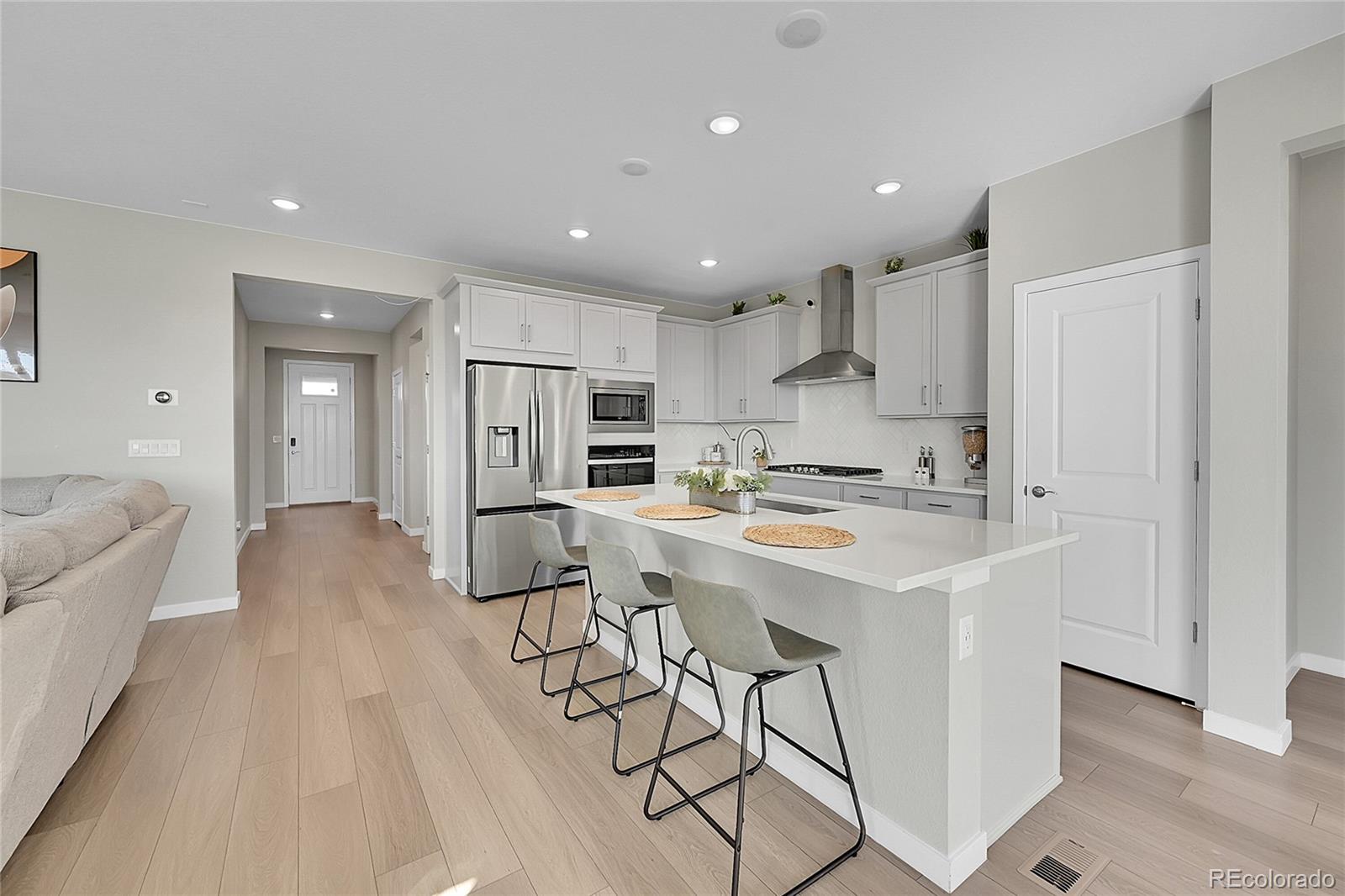 MLS Image #5 for 23642 e 40th avenue,aurora, Colorado