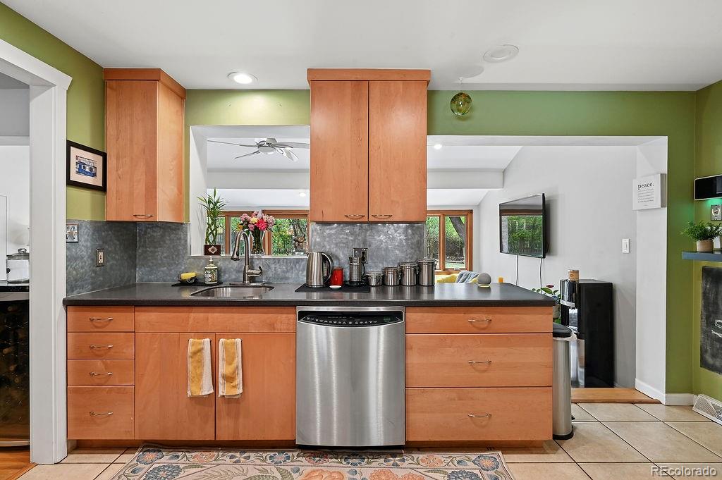 MLS Image #18 for 5402 e warren avenue,denver, Colorado