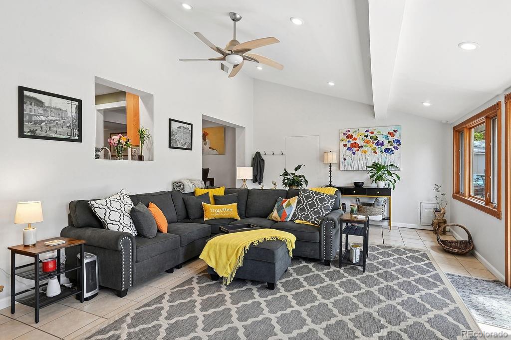 MLS Image #5 for 5402 e warren avenue,denver, Colorado