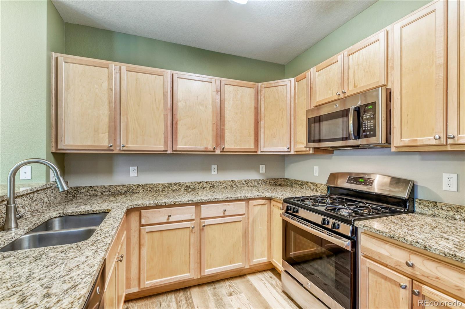 MLS Image #7 for 12852 n jasmine street,thornton, Colorado