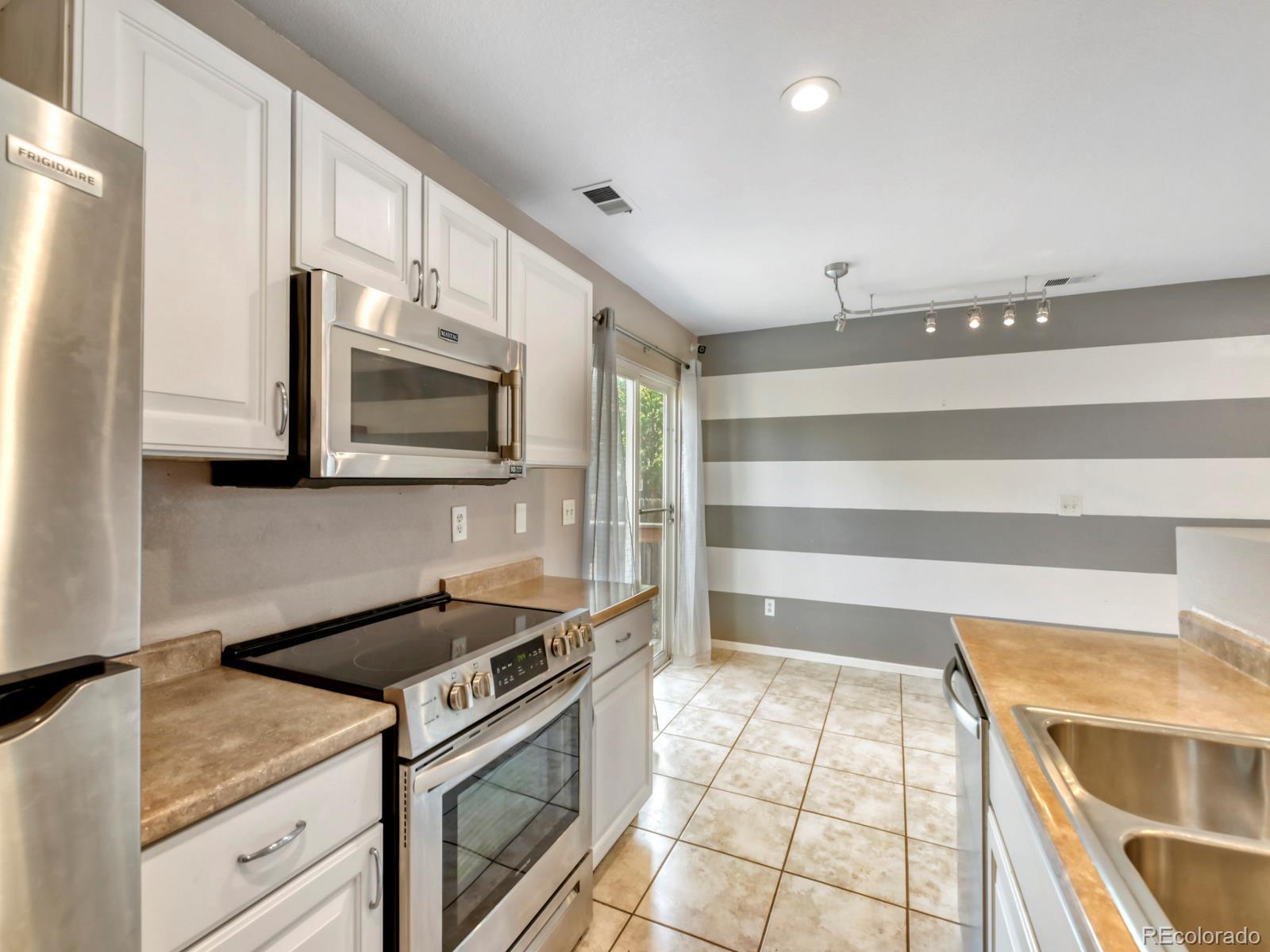 MLS Image #3 for 5527 e 100th way,thornton, Colorado
