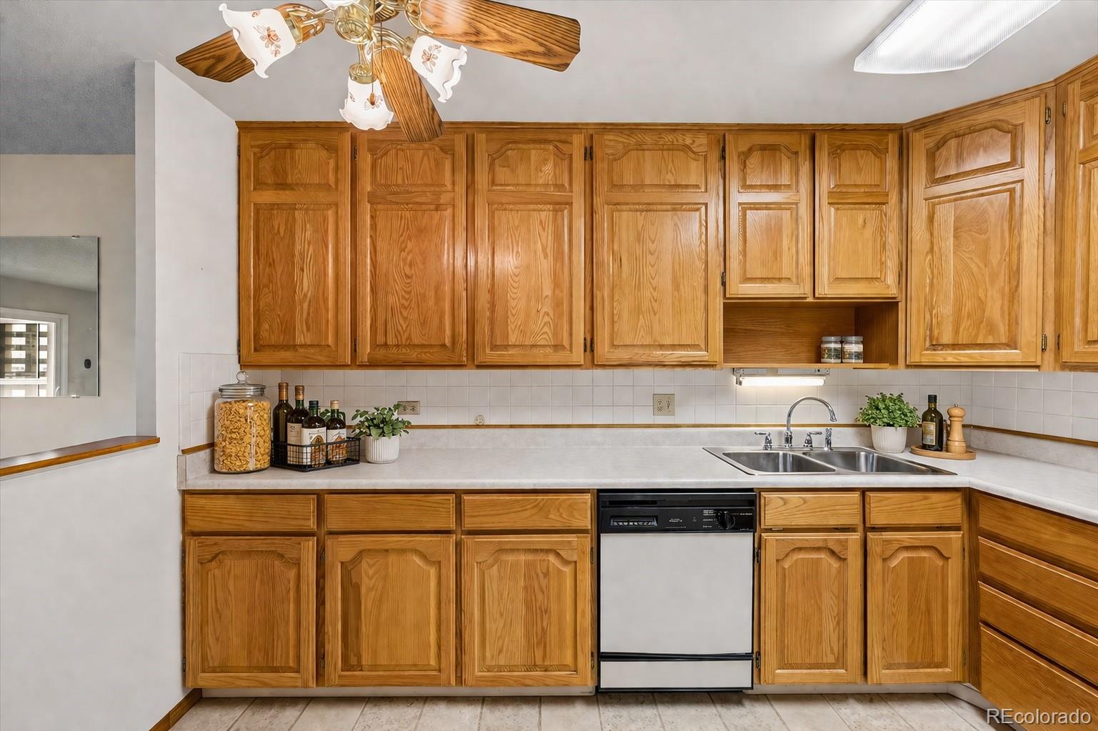 MLS Image #4 for 9625 e center avenue 5c,denver, Colorado