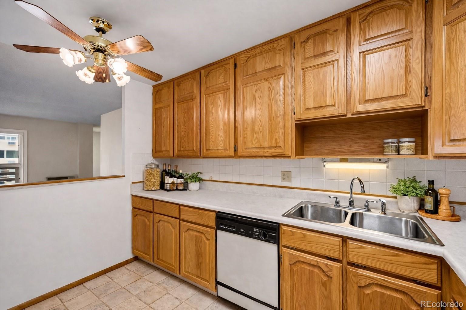 MLS Image #5 for 9625 e center avenue 5c,denver, Colorado