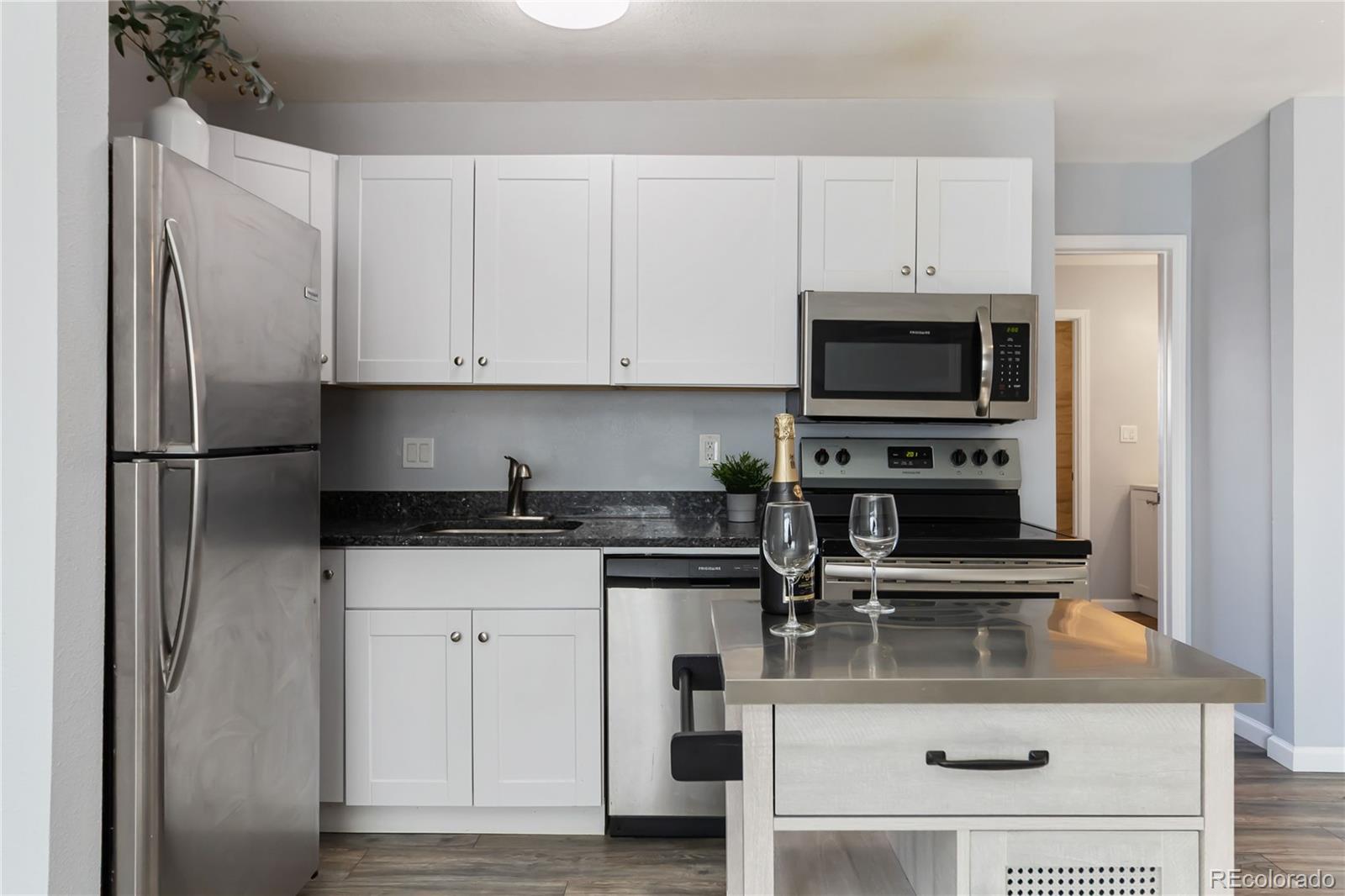 MLS Image #6 for 5995 e iliff avenue,denver, Colorado