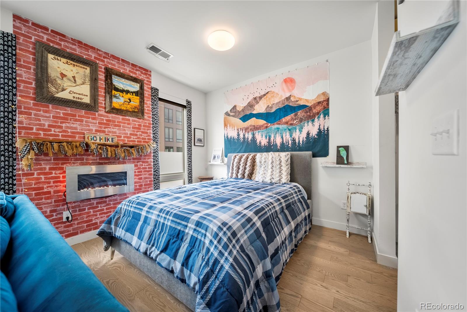 MLS Image #4 for 1898 s bannock street,denver, Colorado