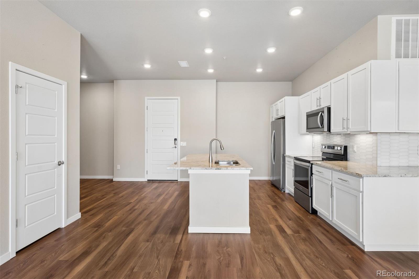 MLS Image #2 for 480 e fremont place,centennial, Colorado