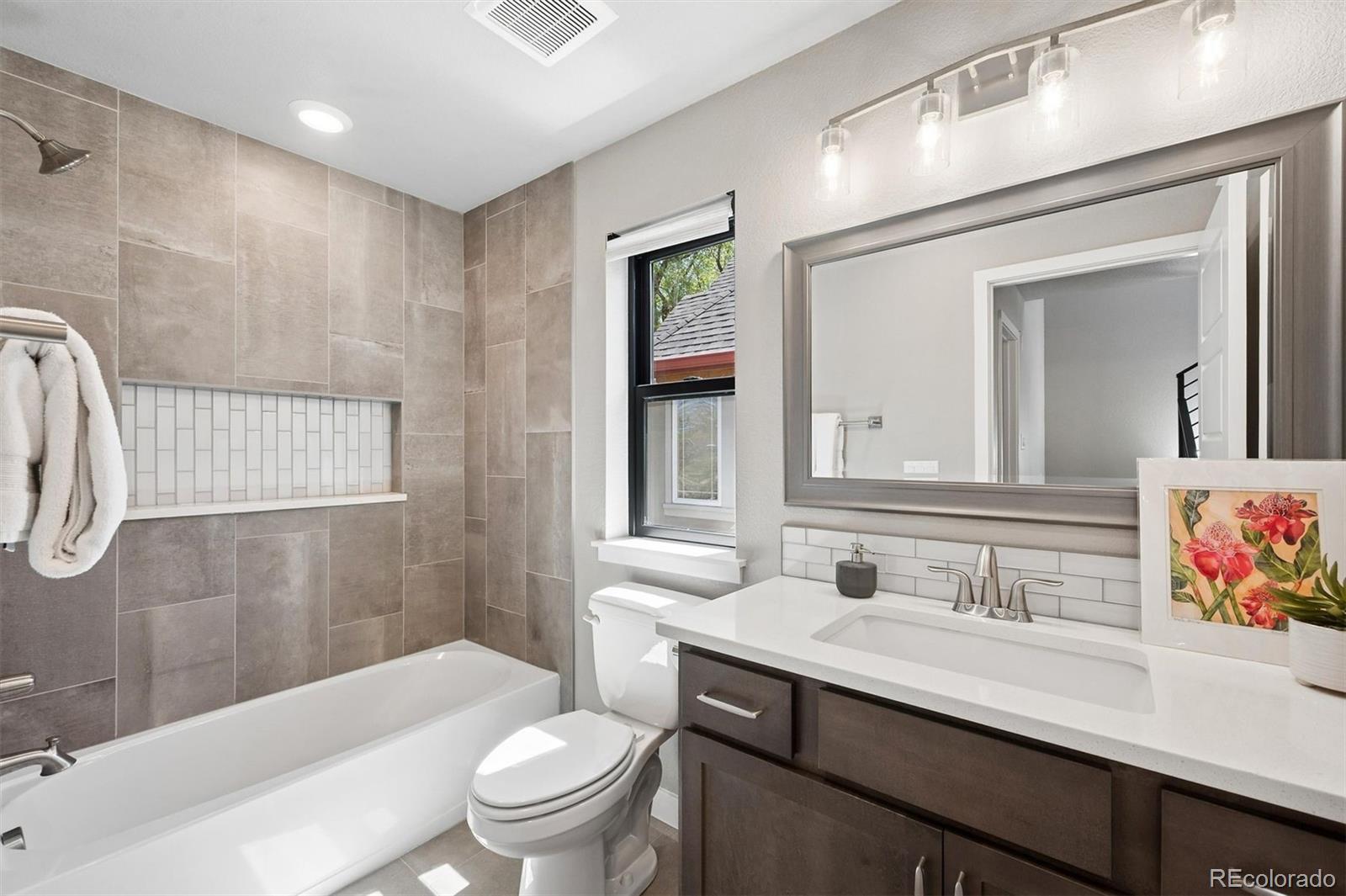 MLS Image #24 for 1331 s logan street,denver, Colorado