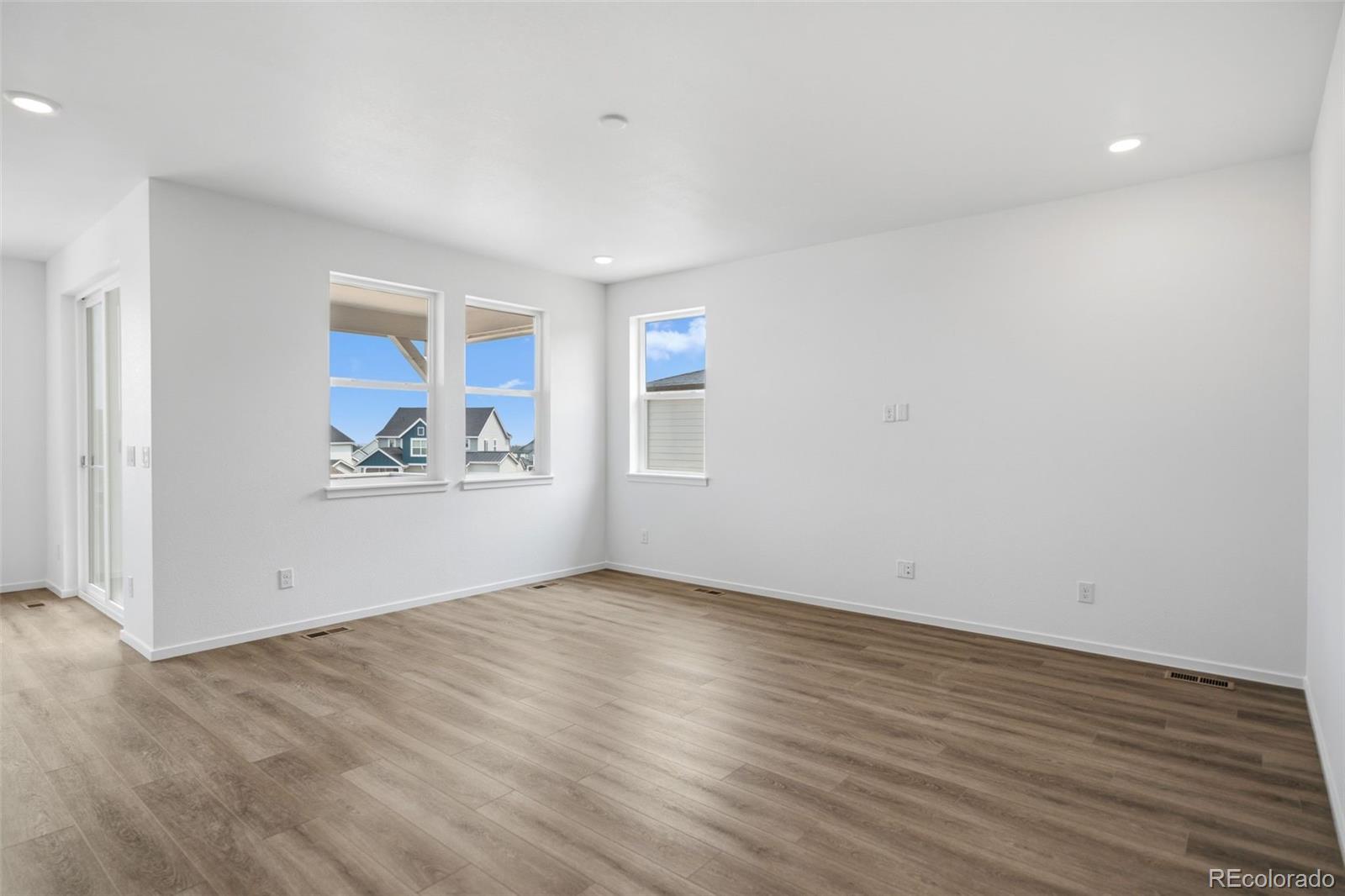 MLS Image #8 for 703  pershing point,elizabeth, Colorado