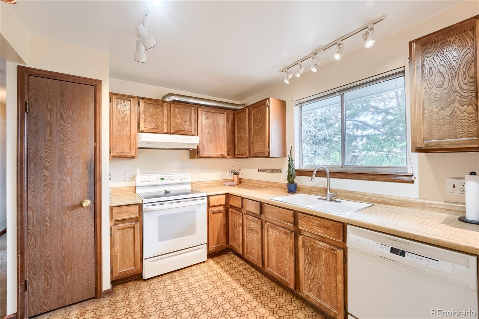 MLS Image #16 for 18120 e asbury drive,aurora, Colorado