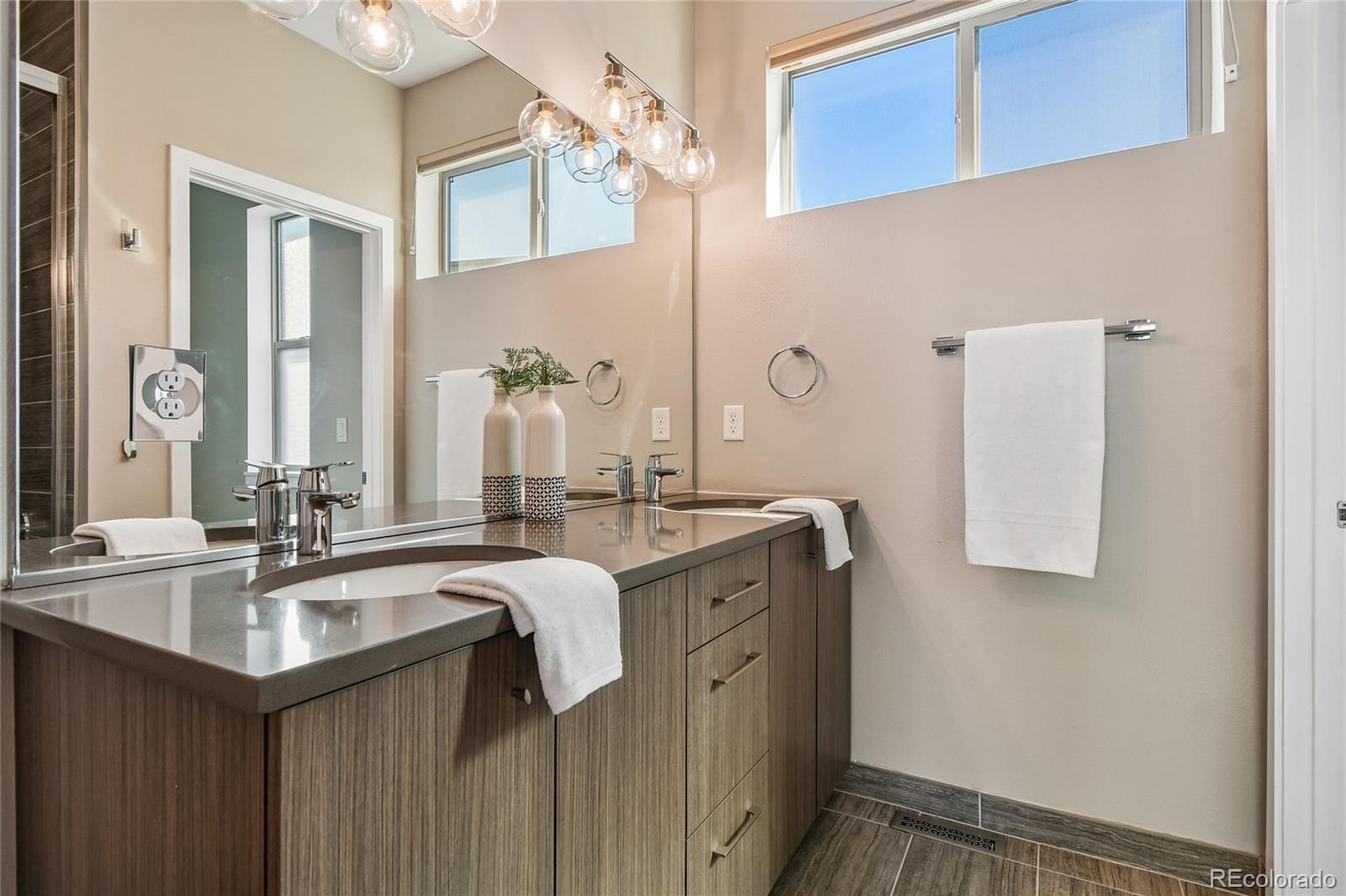 MLS Image #11 for 2327  glenarm place 2,denver, Colorado