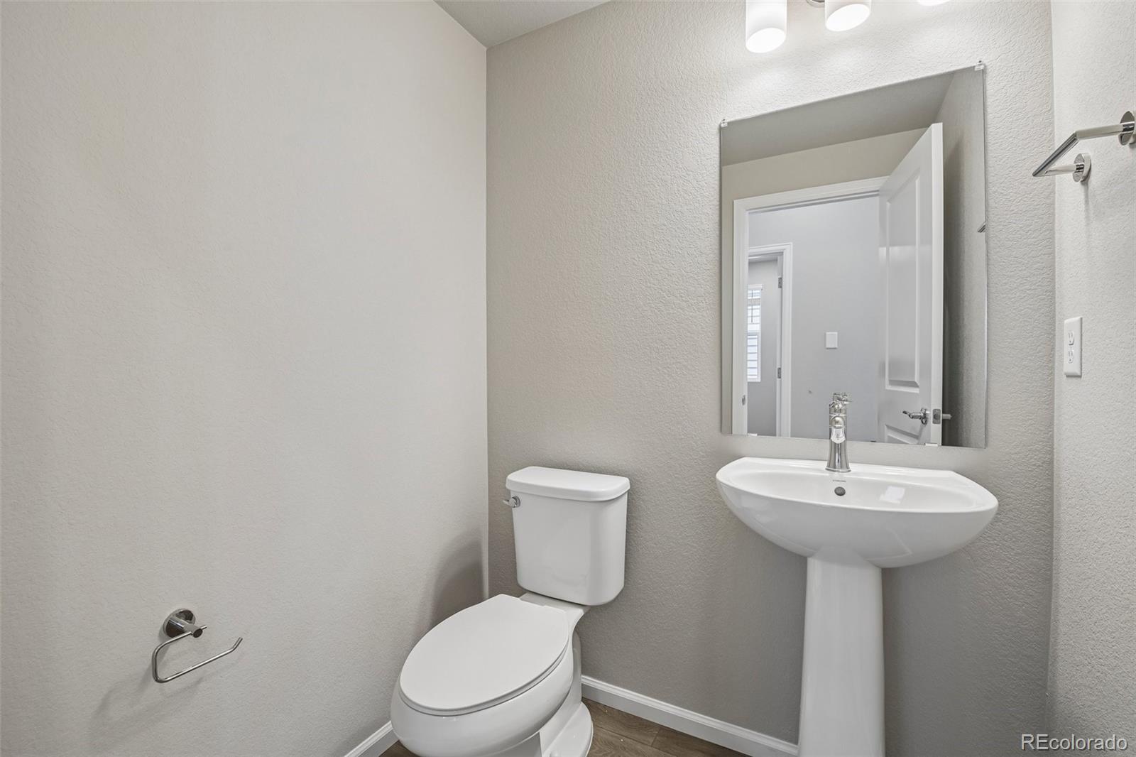 MLS Image #7 for 21313 e 63rd drive,aurora, Colorado