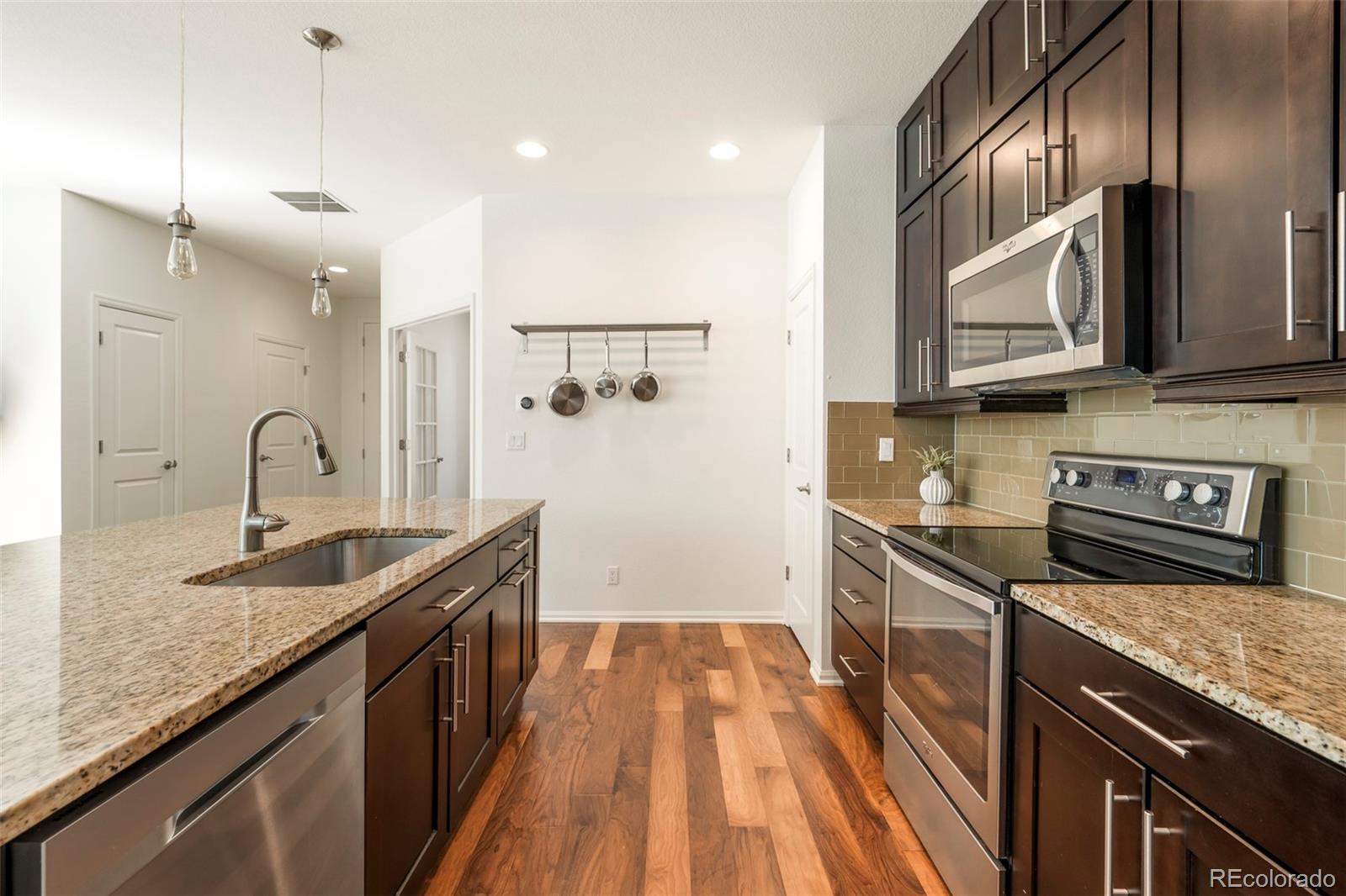 MLS Image #6 for 11045 e 28th place,denver, Colorado