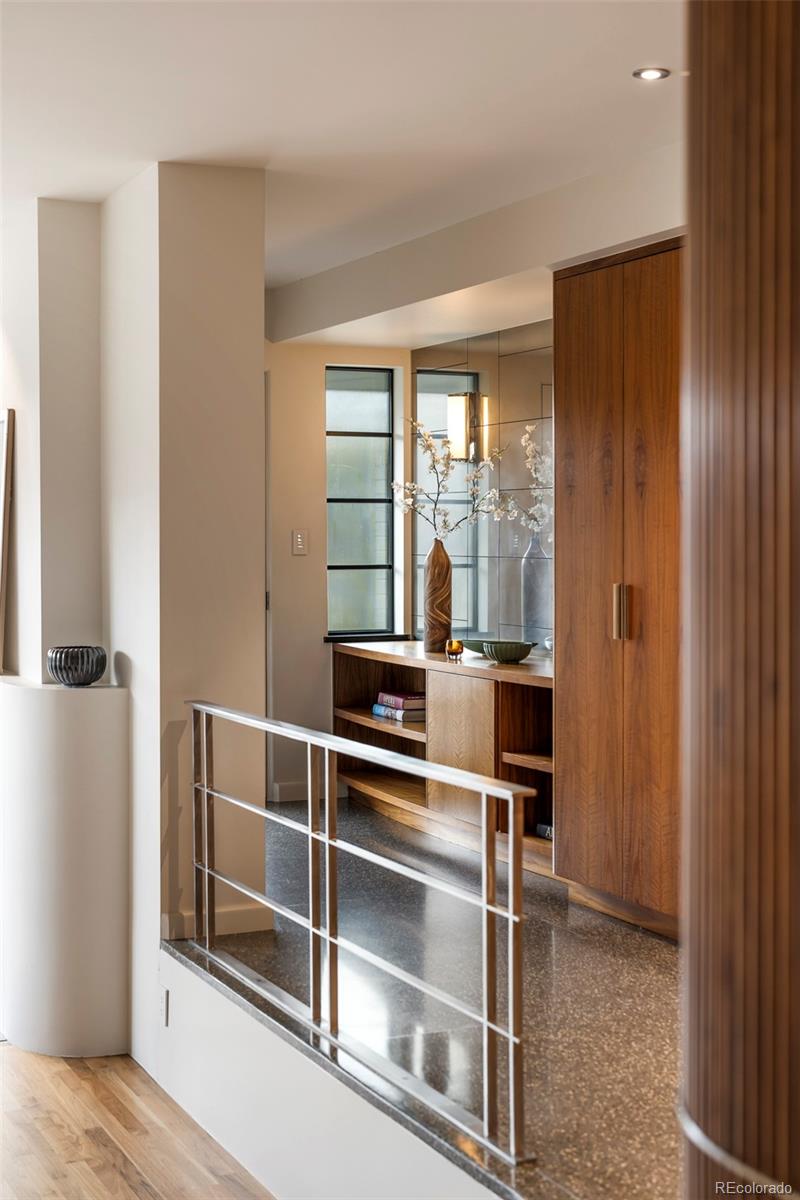 MLS Image #5 for 801 s ellipse way,denver, Colorado