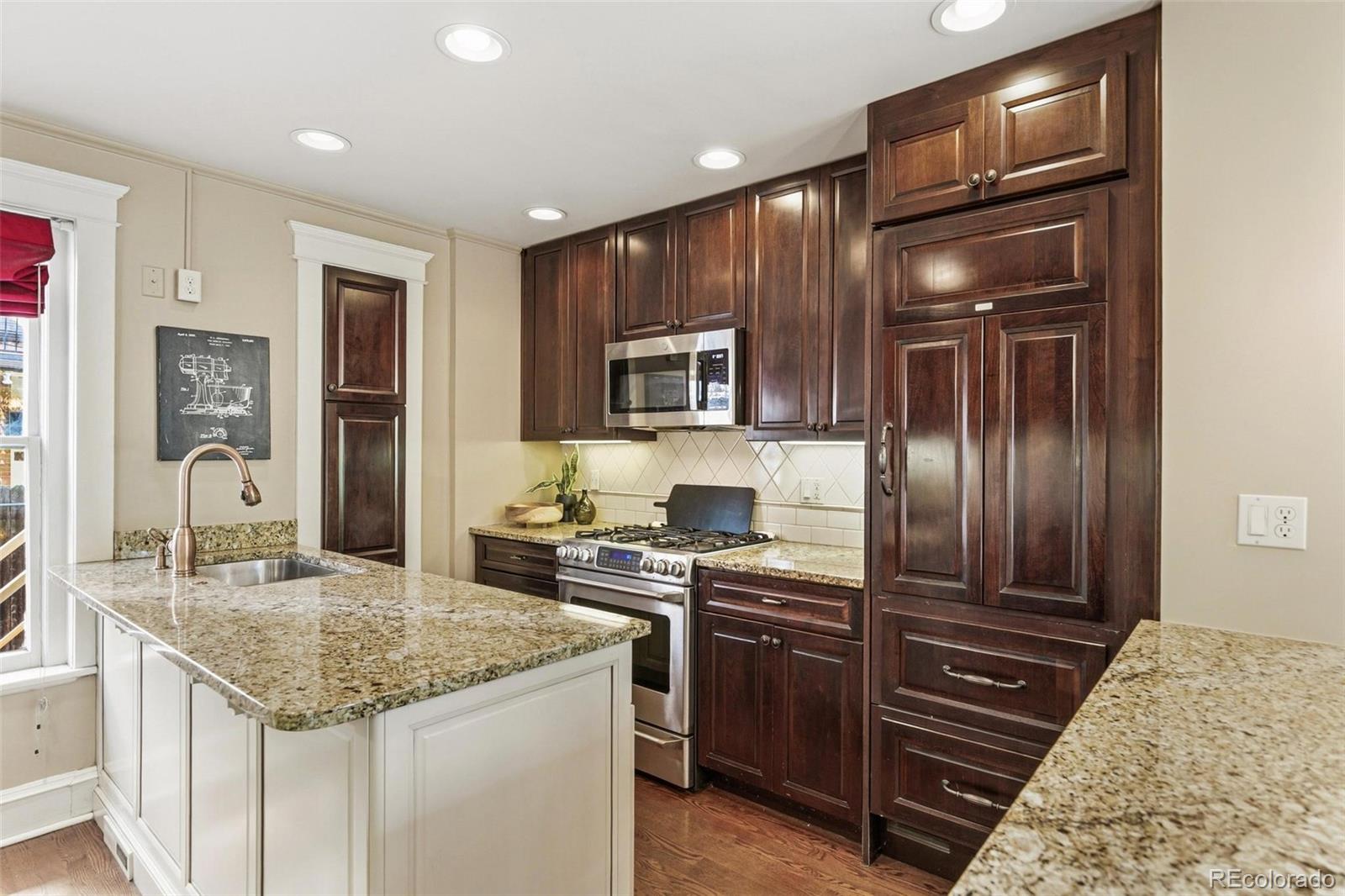 MLS Image #18 for 1401  madison street,denver, Colorado