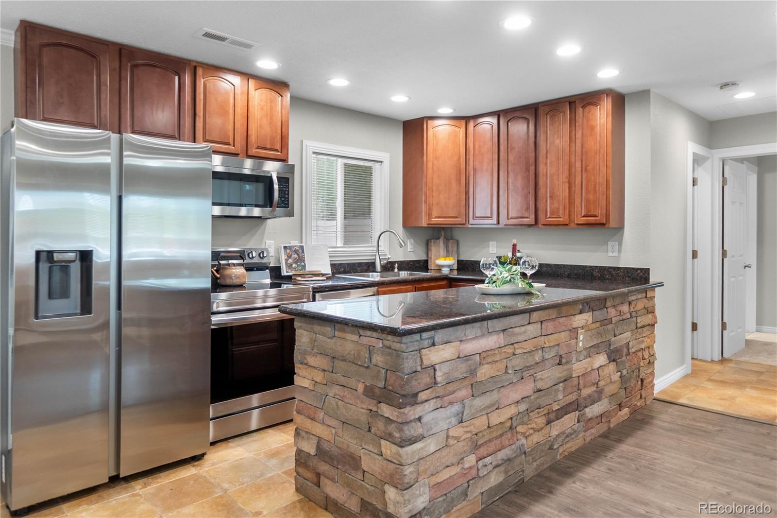 MLS Image #13 for 3056 s grape way,denver, Colorado