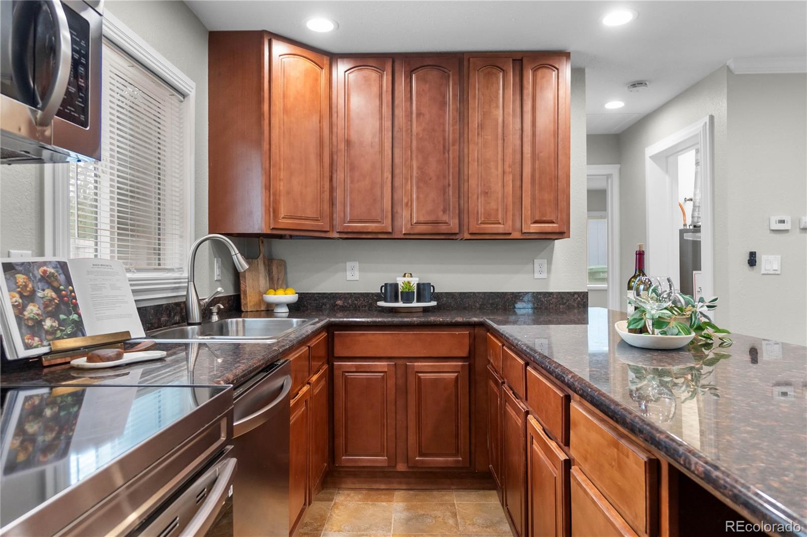 MLS Image #14 for 3056 s grape way,denver, Colorado