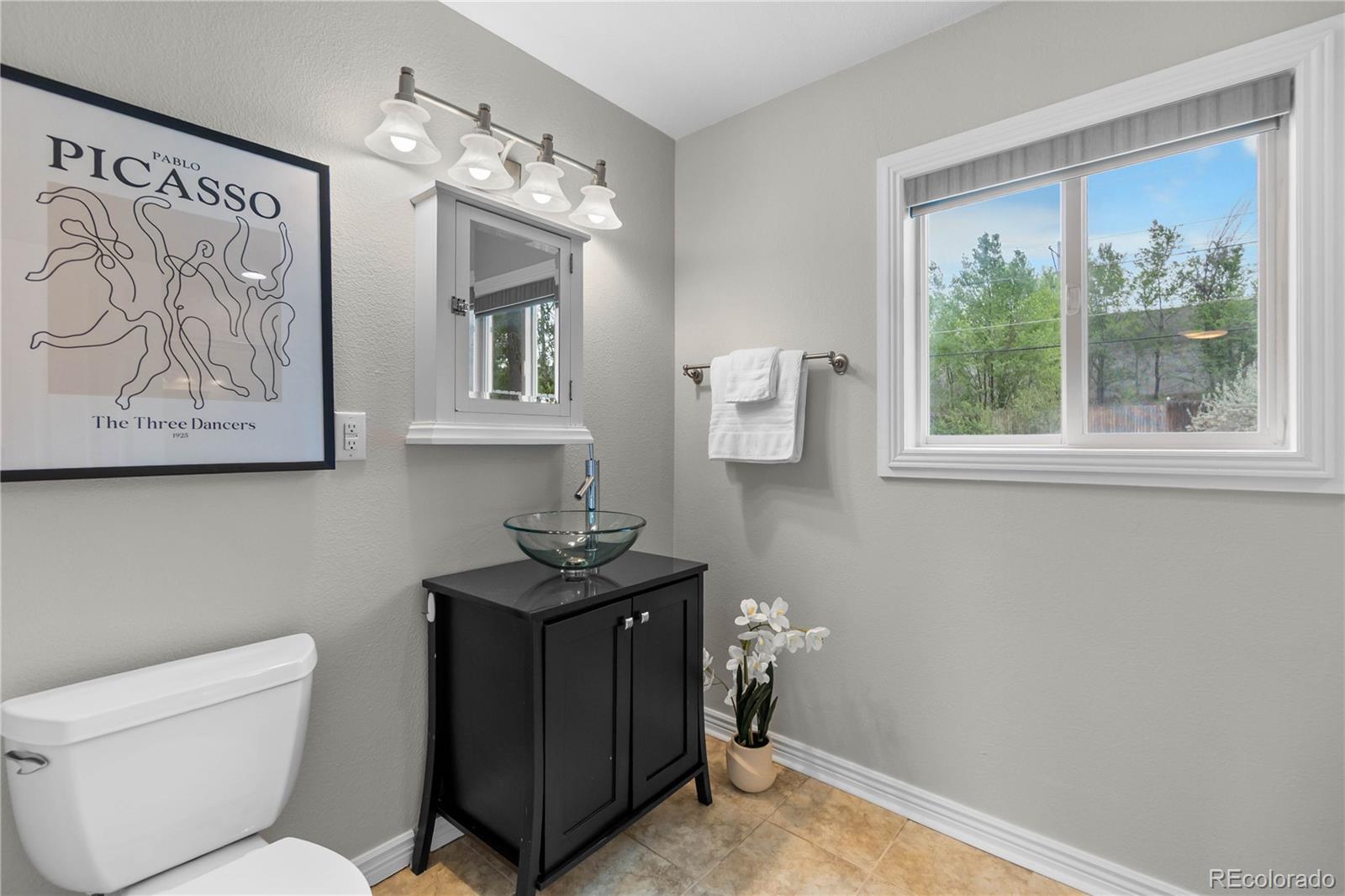 MLS Image #18 for 3056 s grape way,denver, Colorado