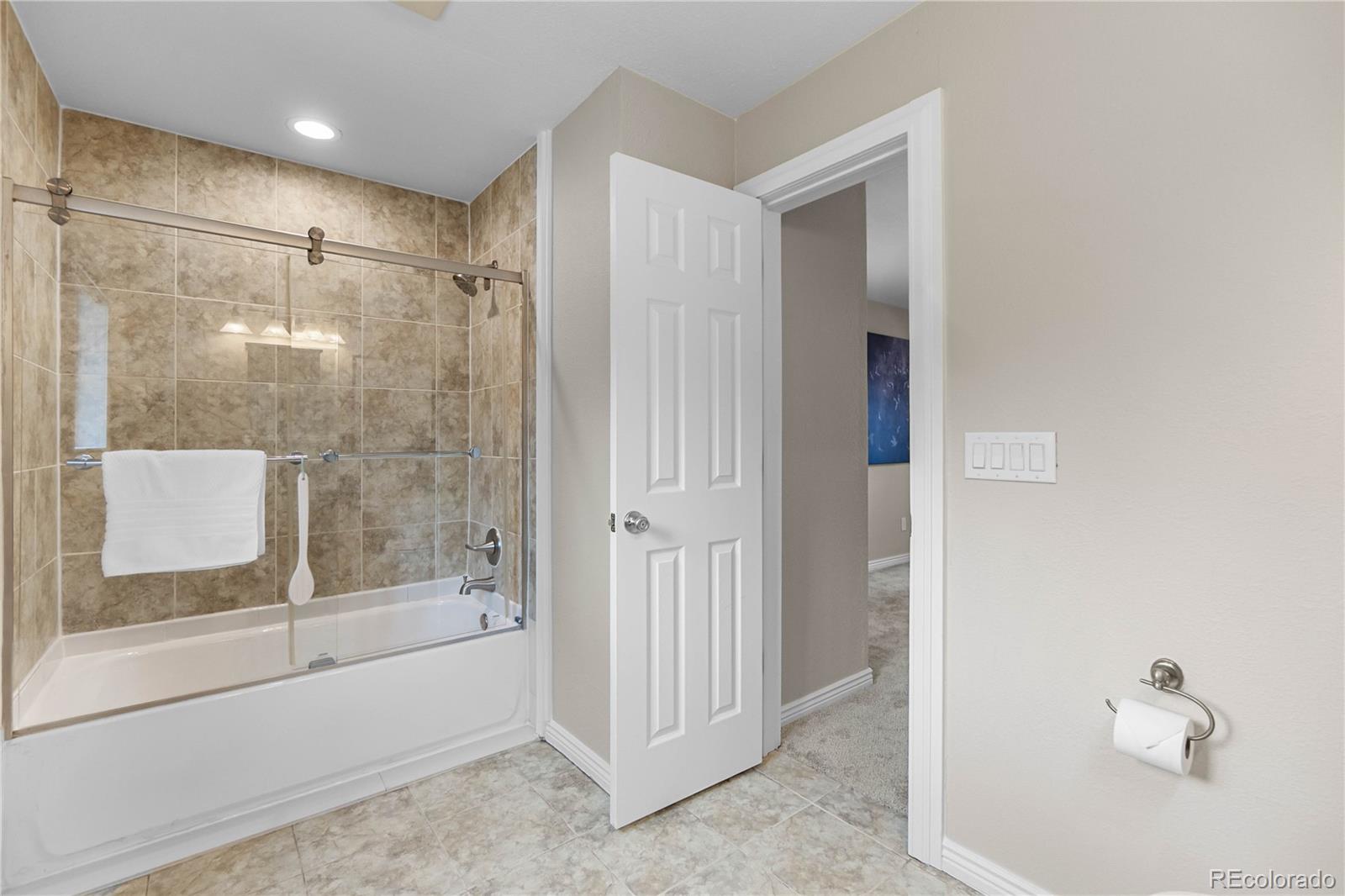 MLS Image #19 for 3056 s grape way,denver, Colorado