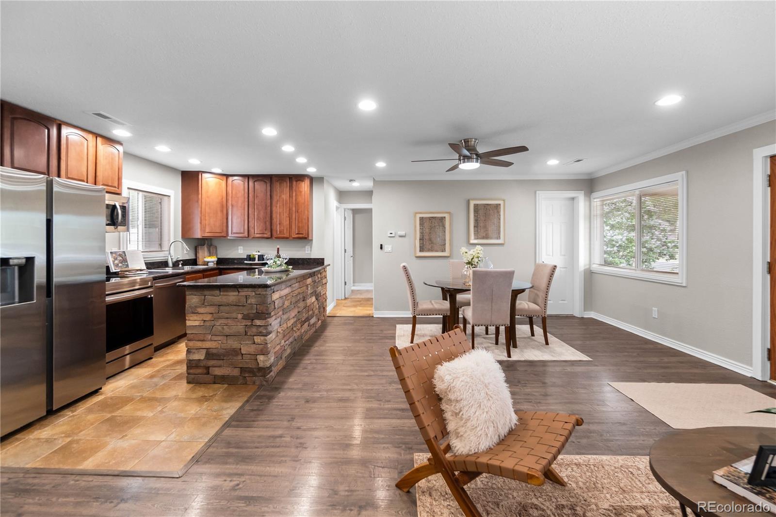 MLS Image #5 for 3056 s grape way,denver, Colorado